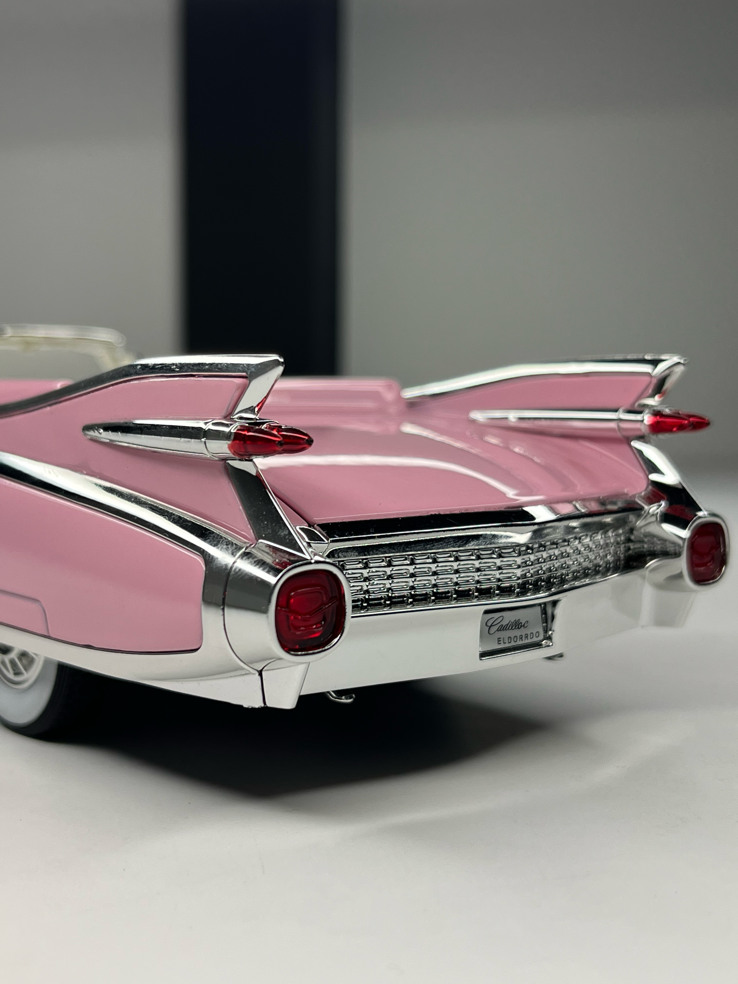 Cadillac Eldorado Biarritz Pink