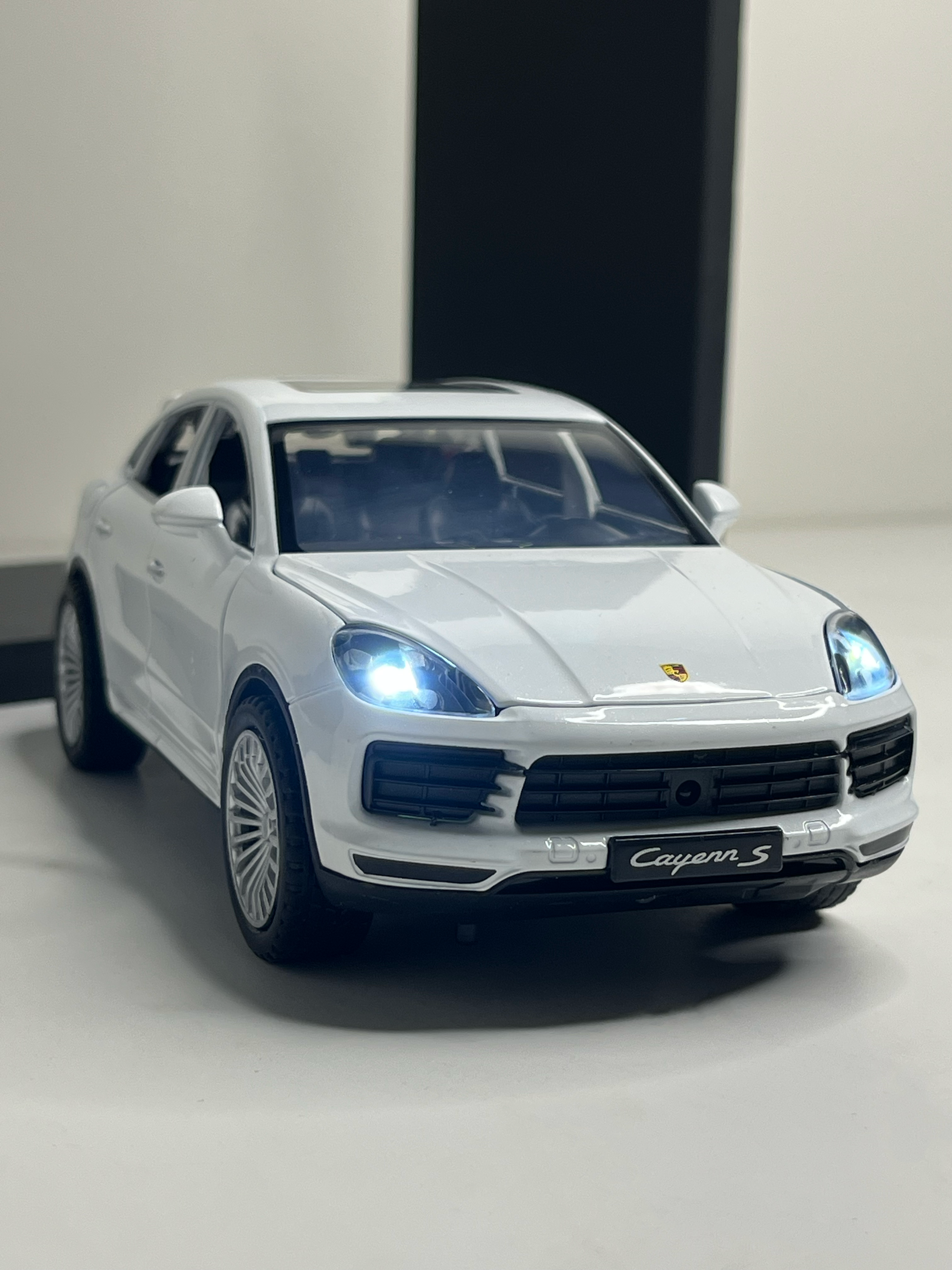 Porsche Cayenne S White