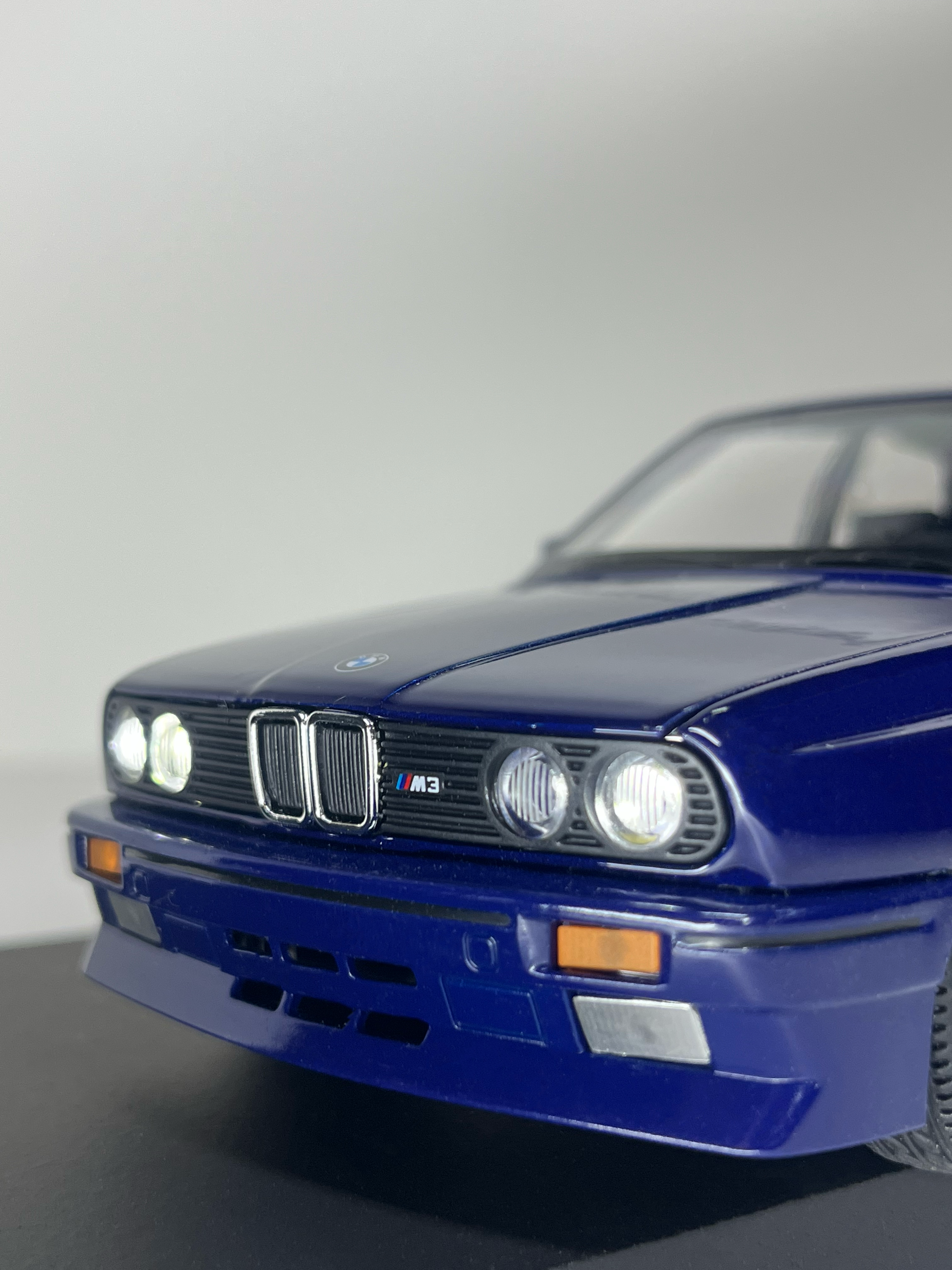 BMW M3 E30 Blue