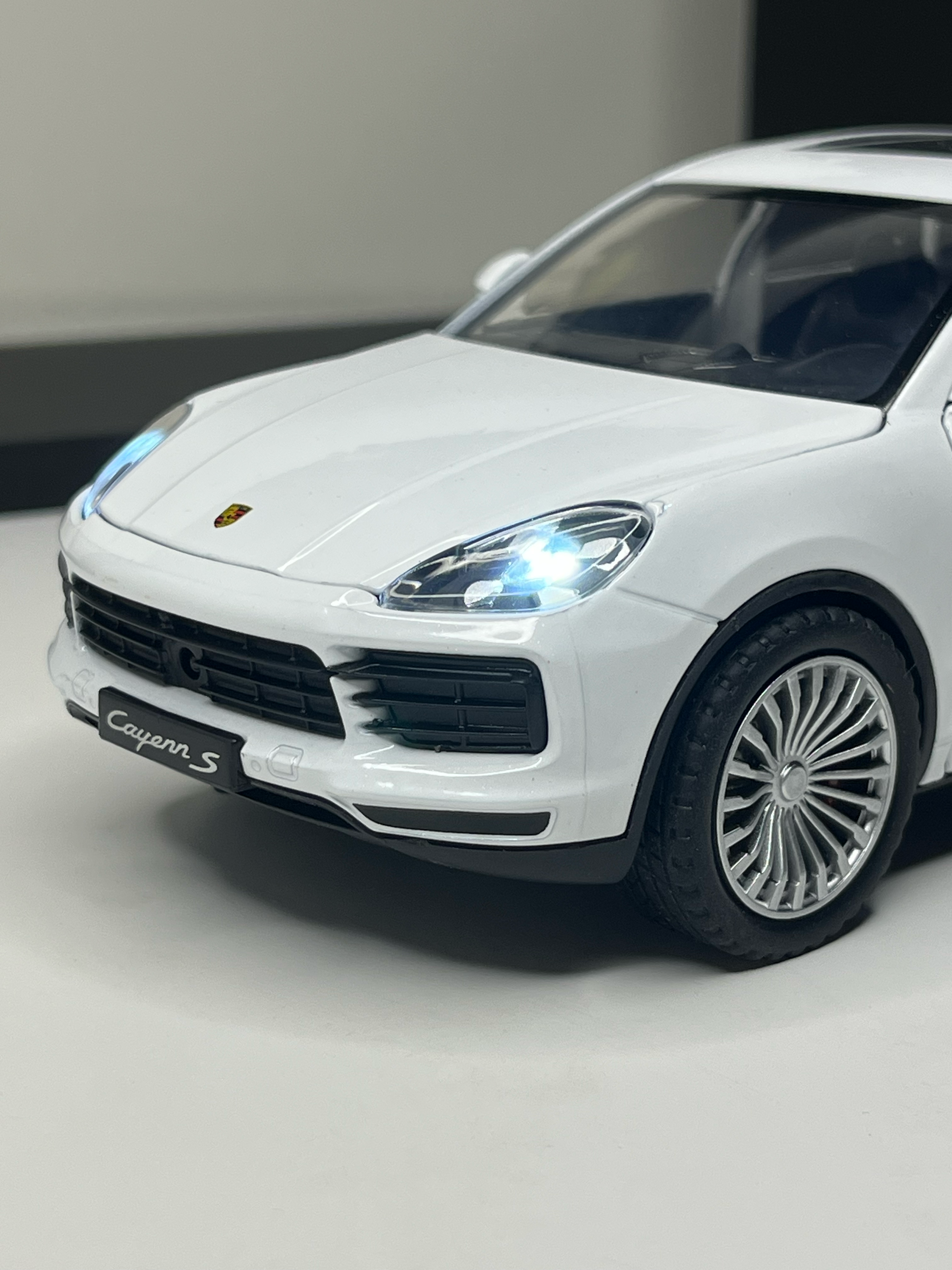 Porsche Cayenne S White