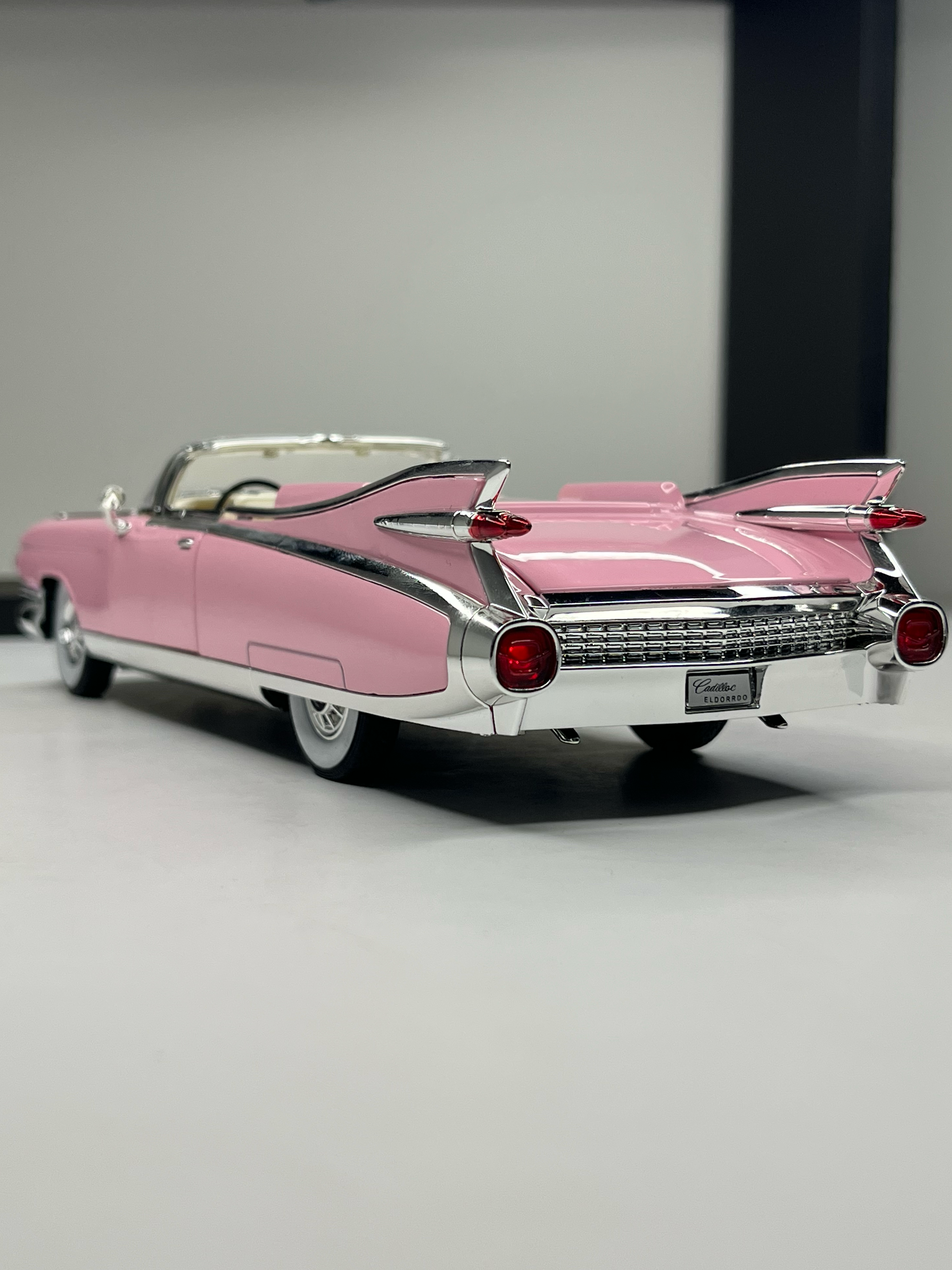 Cadillac Eldorado Biarritz Pink
