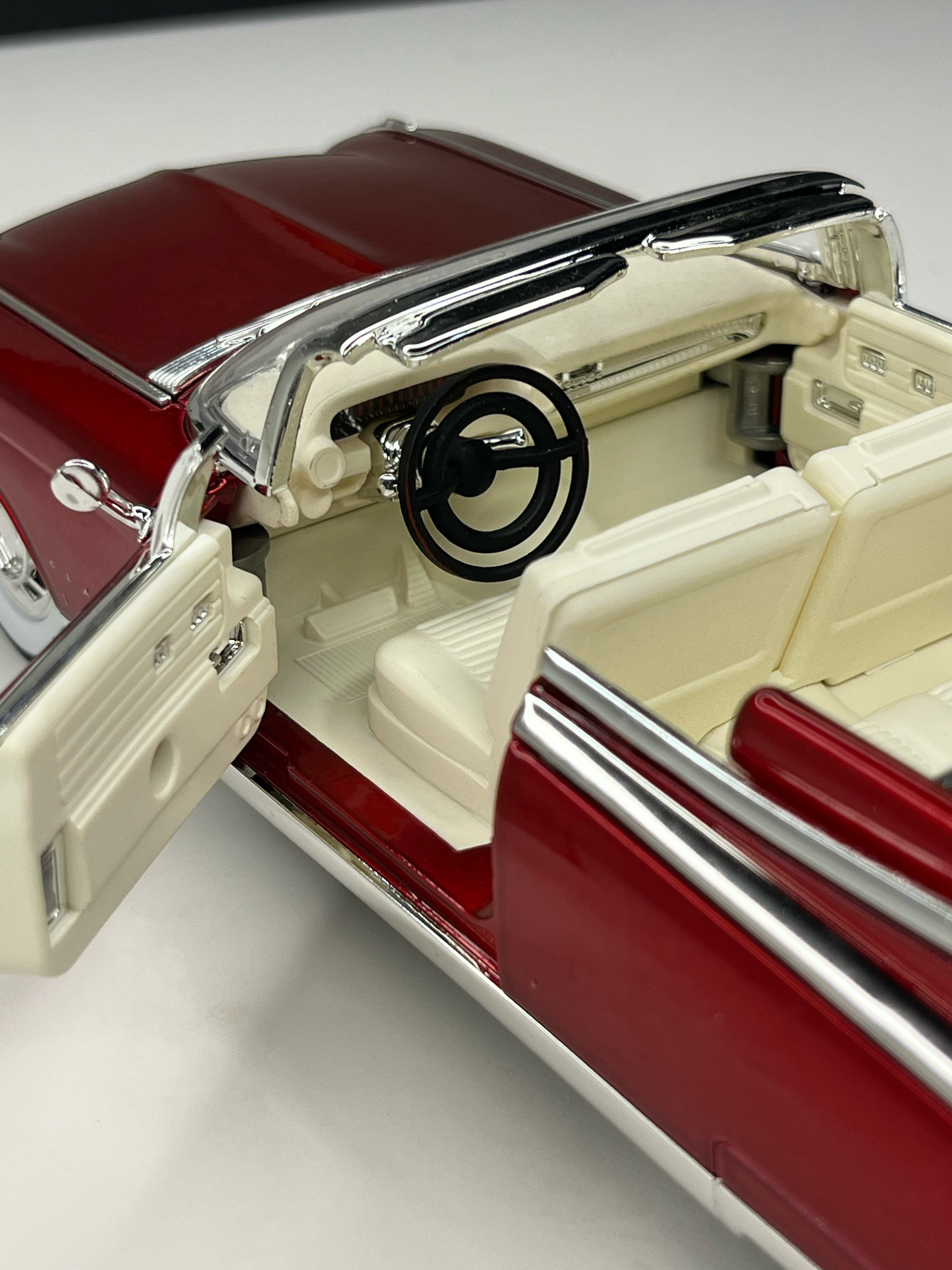 Cadillac Eldorado Biarritz Red