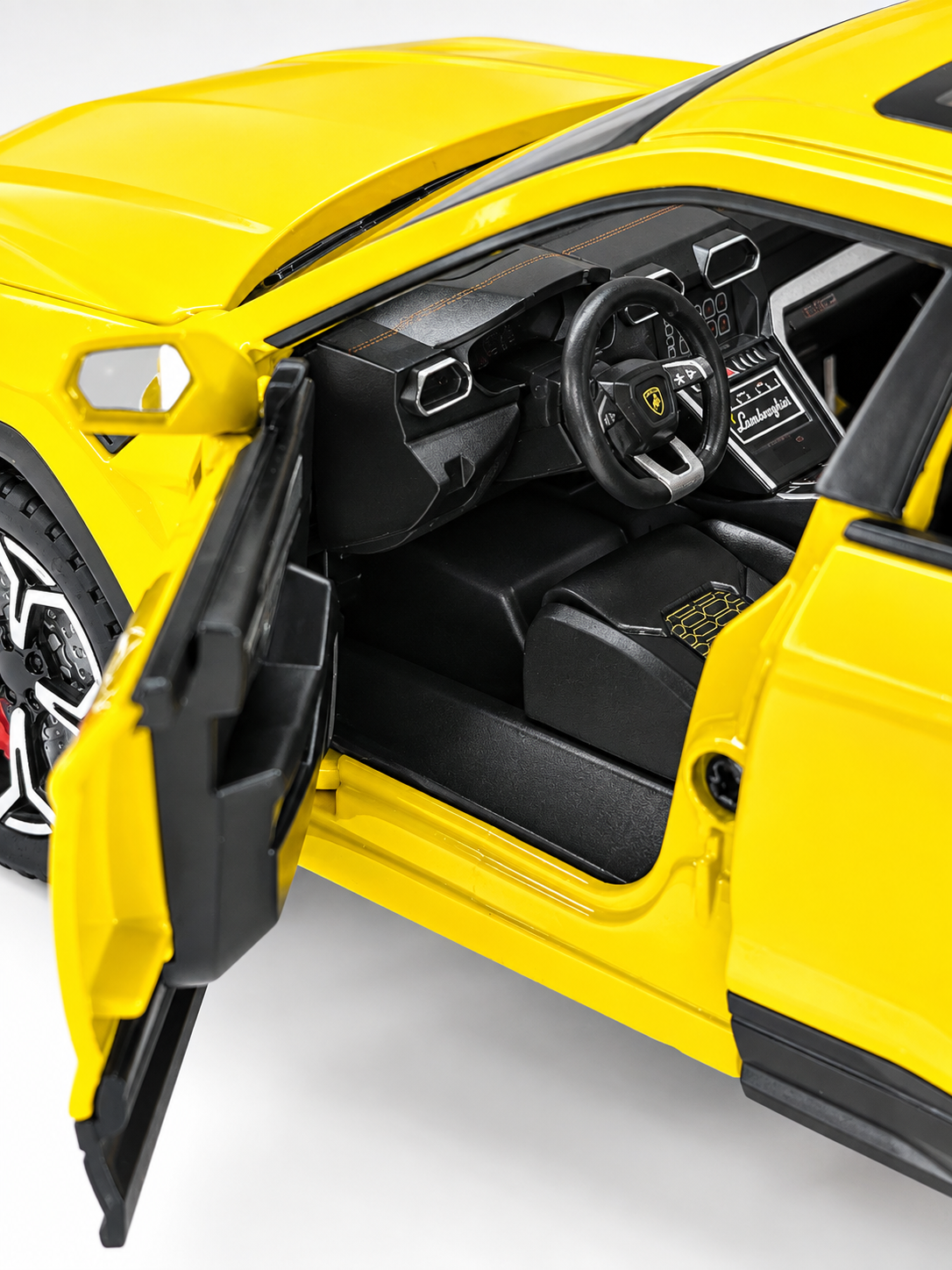 Lamborghini Urus Yellow