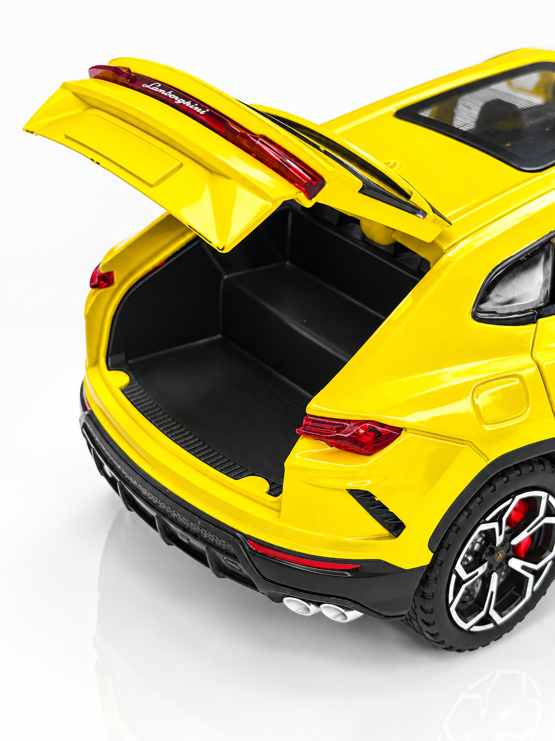 Lamborghini Urus Yellow