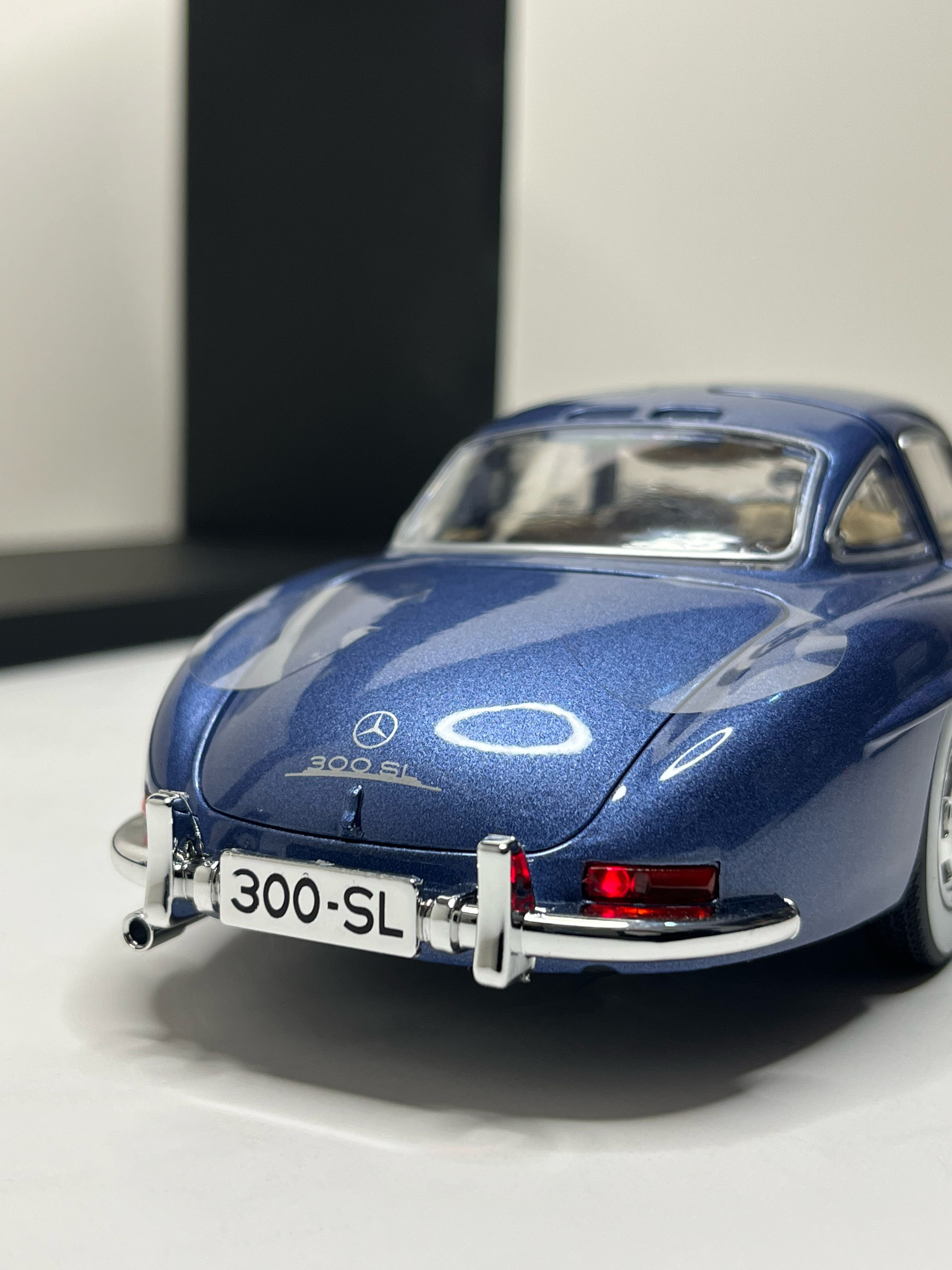 Mercedes-Benz 300 SL Gullwing Blue