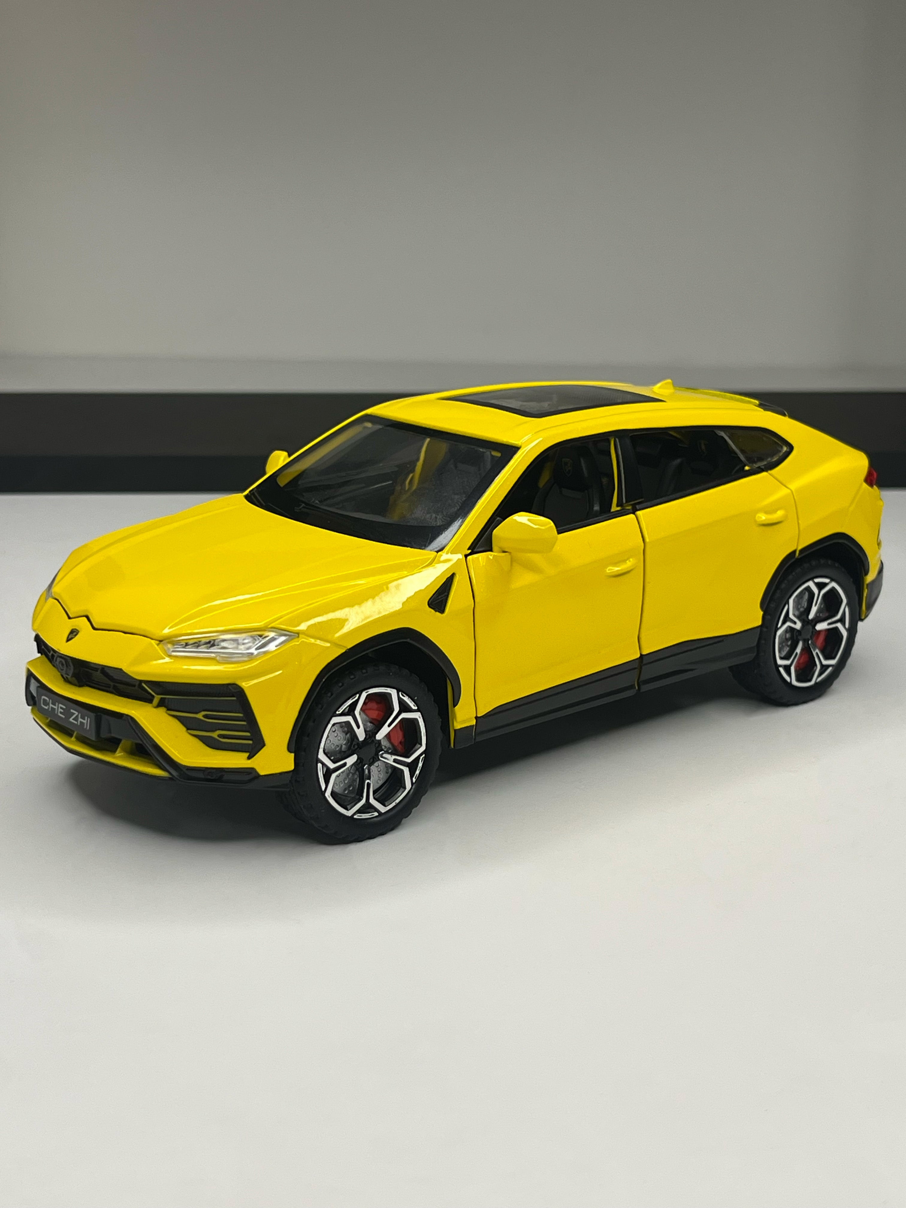 Lamborghini Urus Yellow