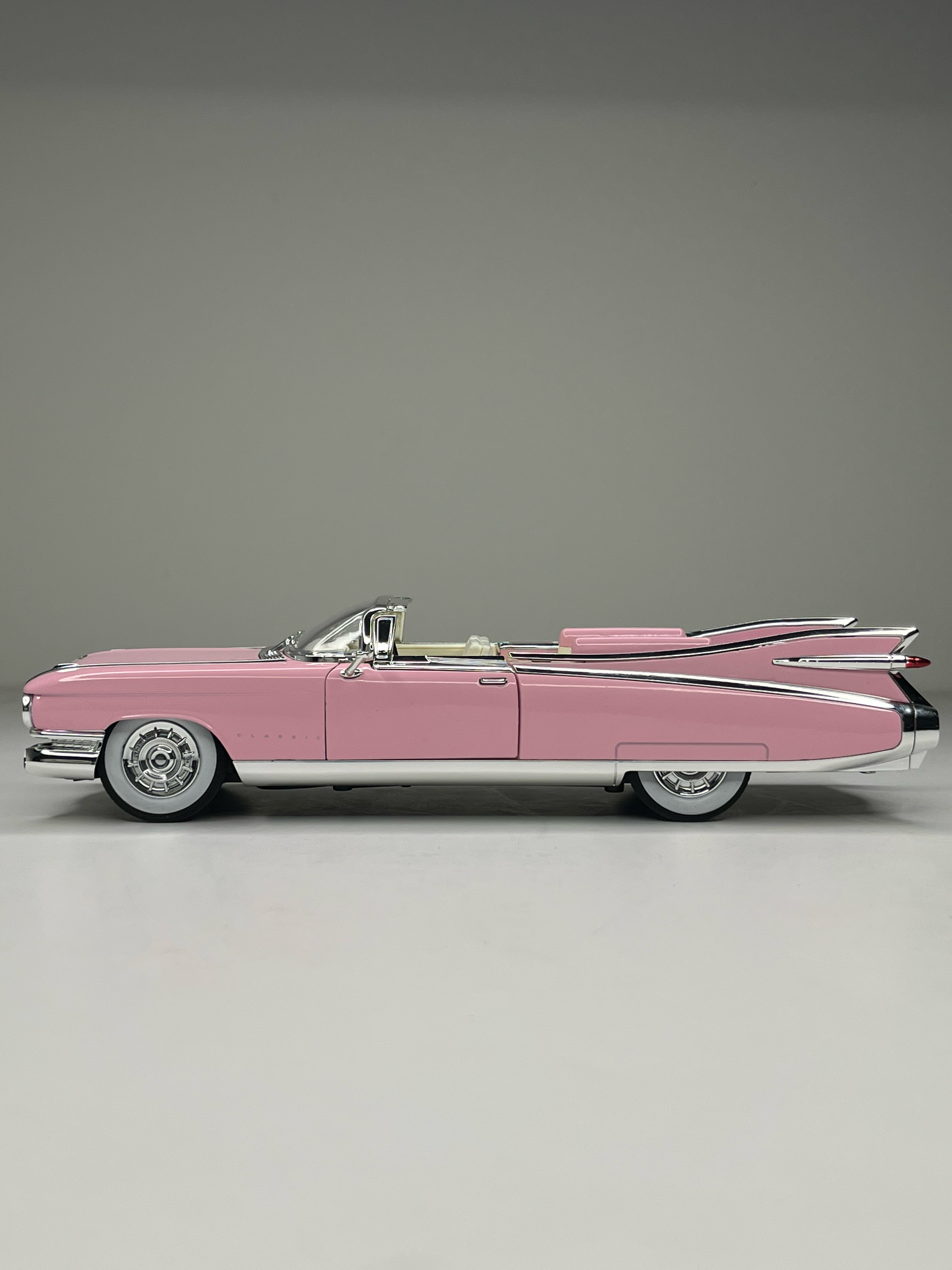Cadillac Eldorado Biarritz Pink