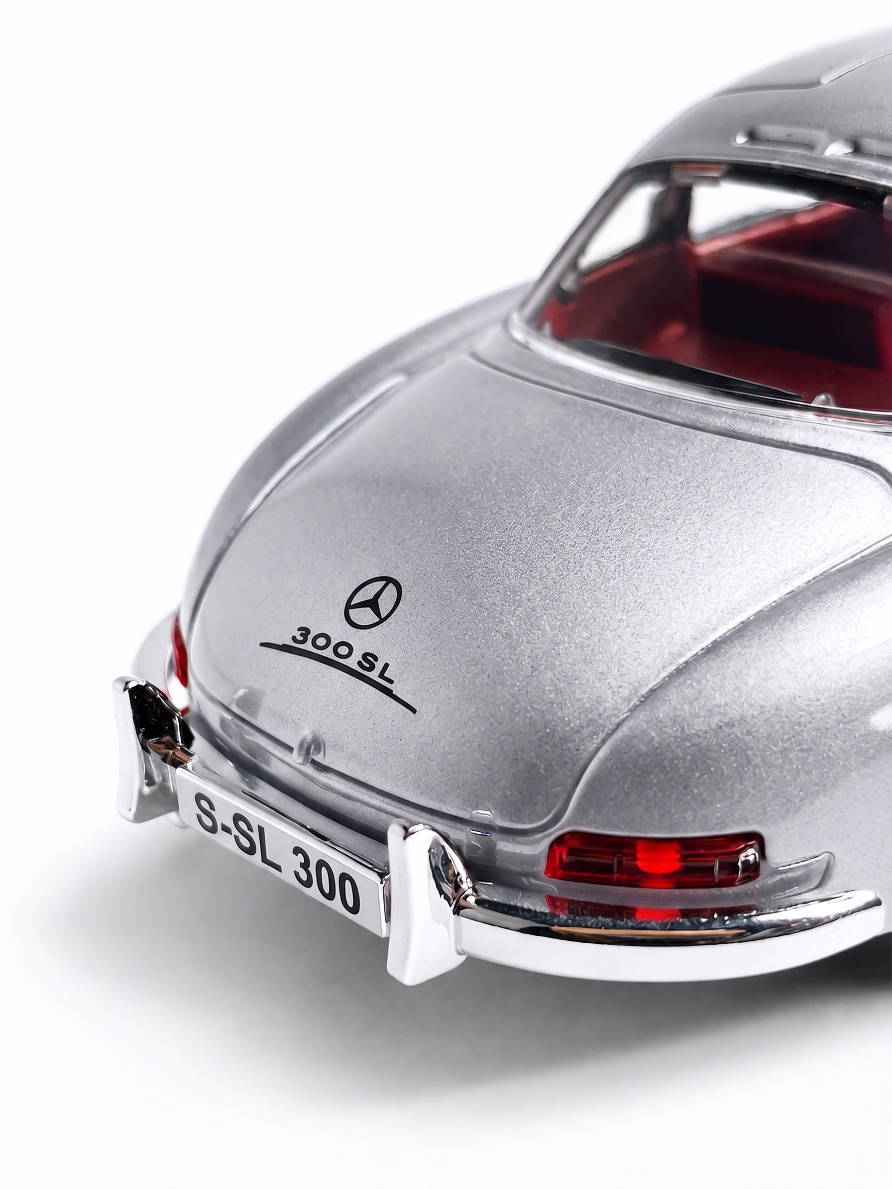 Mercedes-Benz 300 SL Gullwing Silver