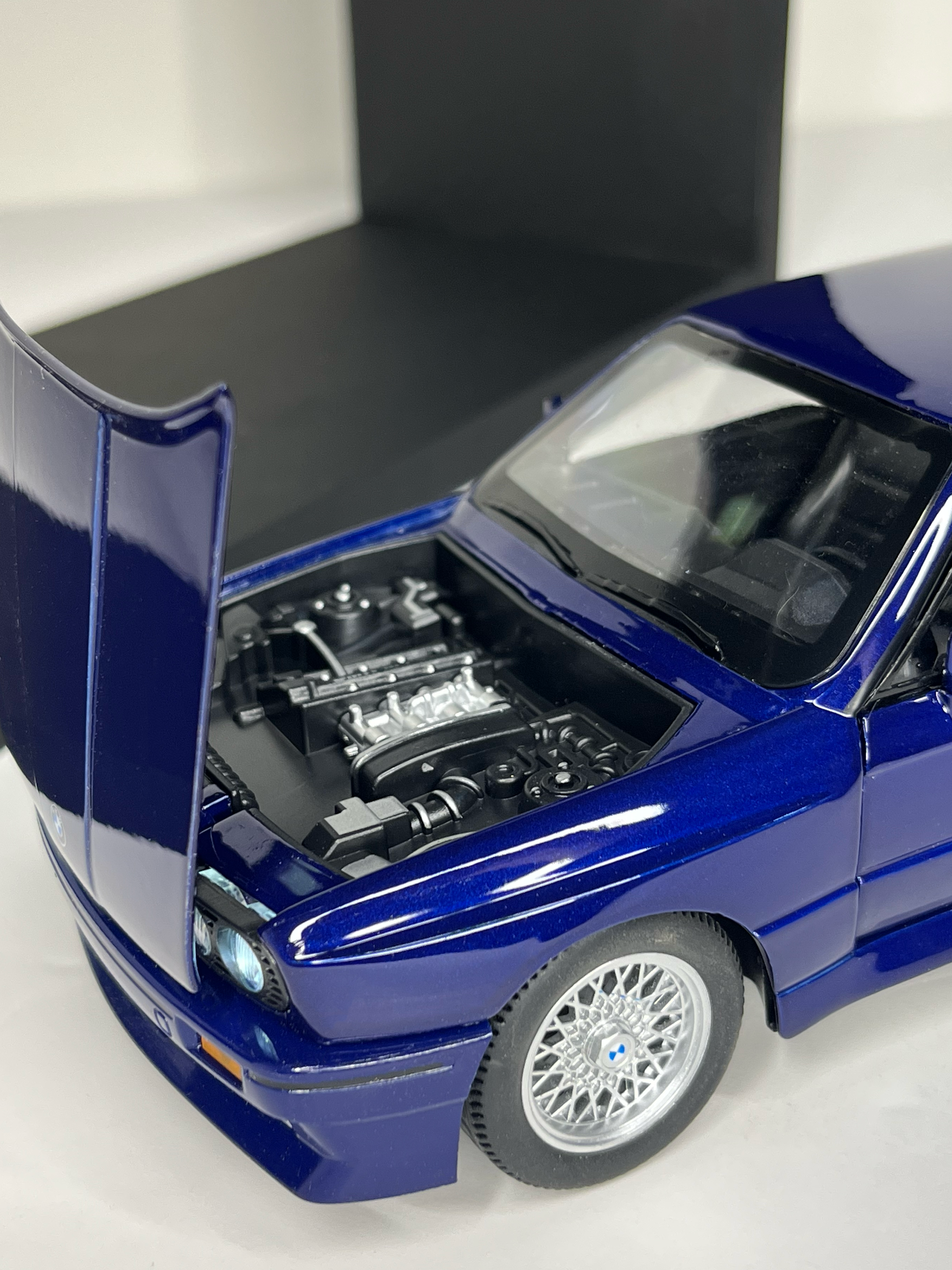 BMW M3 E30 Blue