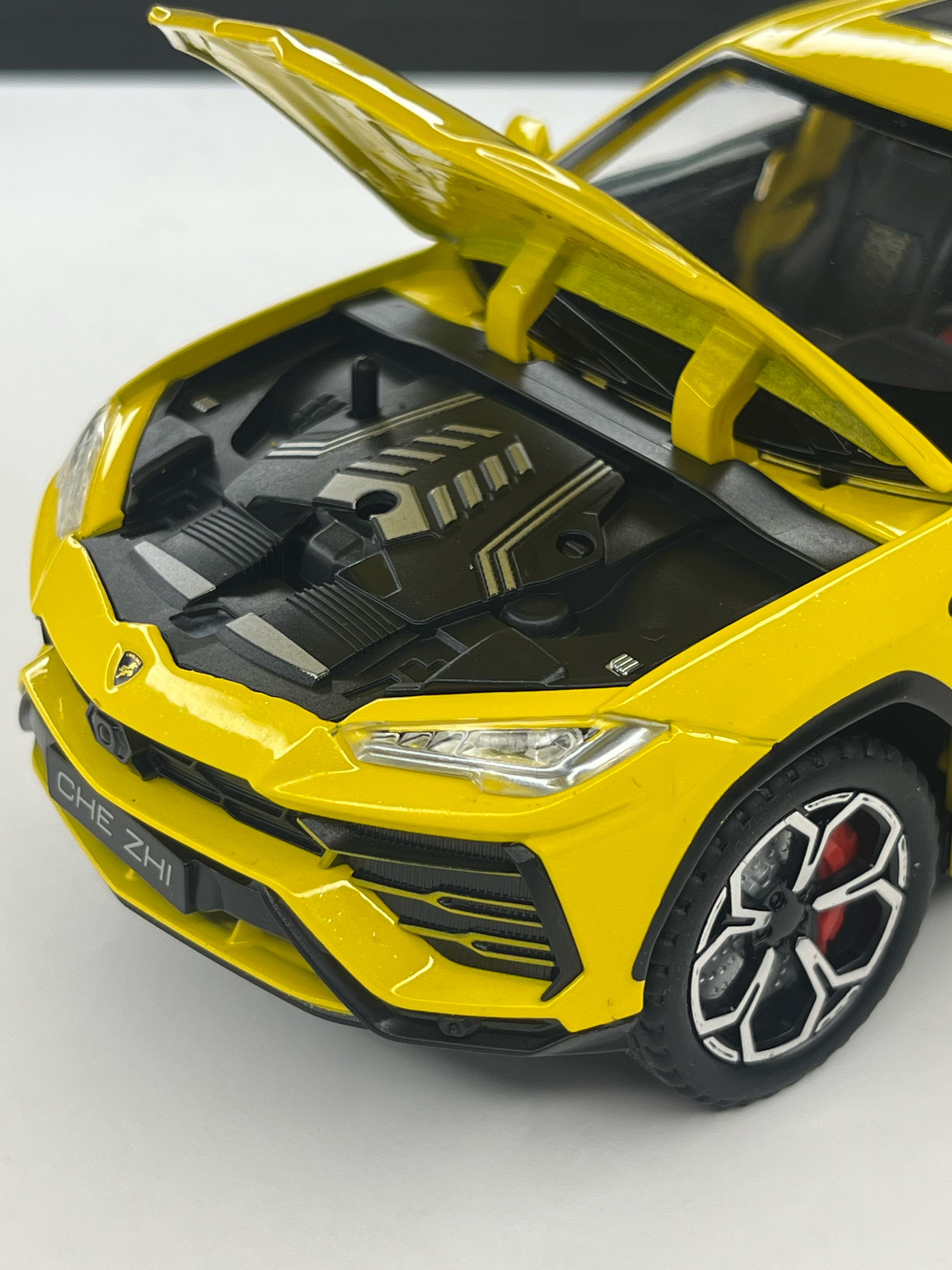 Lamborghini Urus Yellow