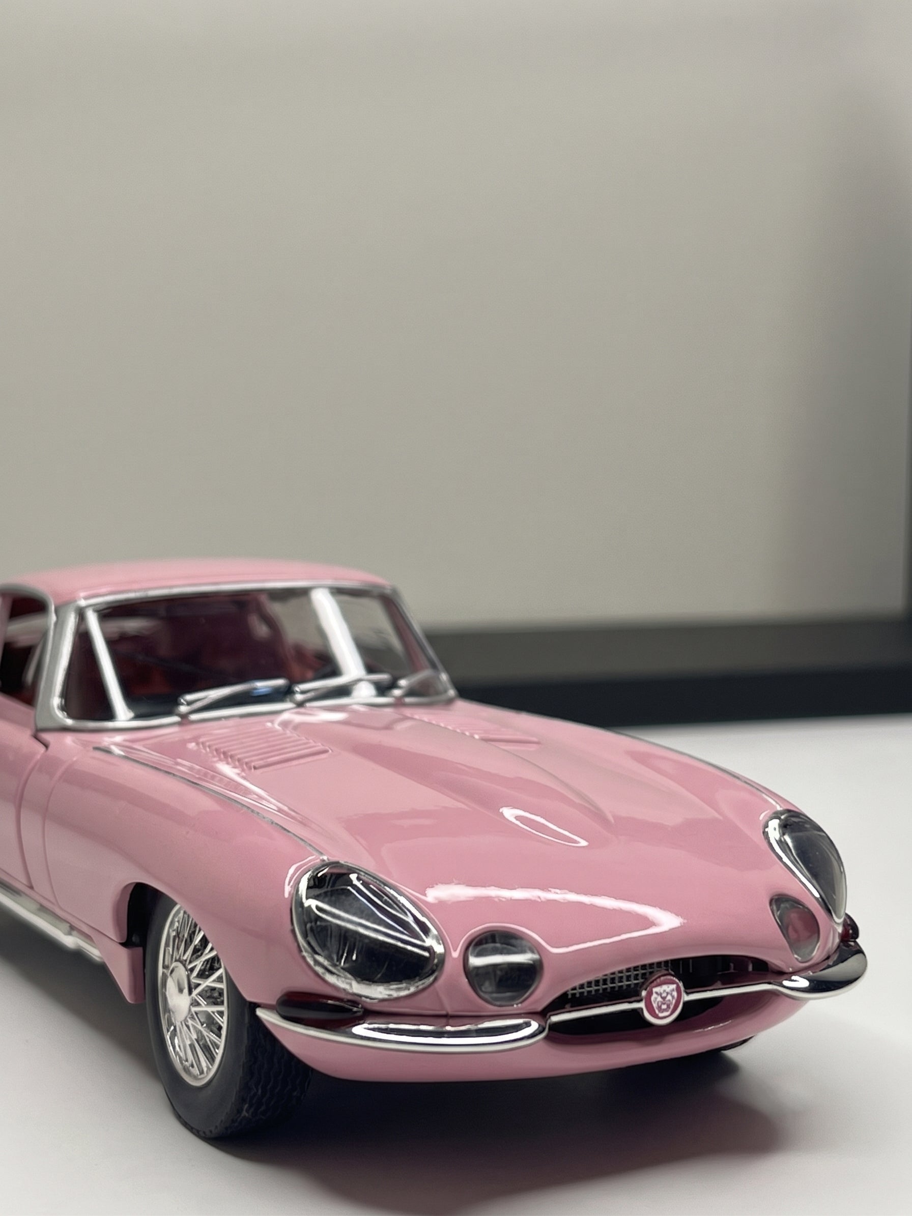Jaguar E-Type Pink