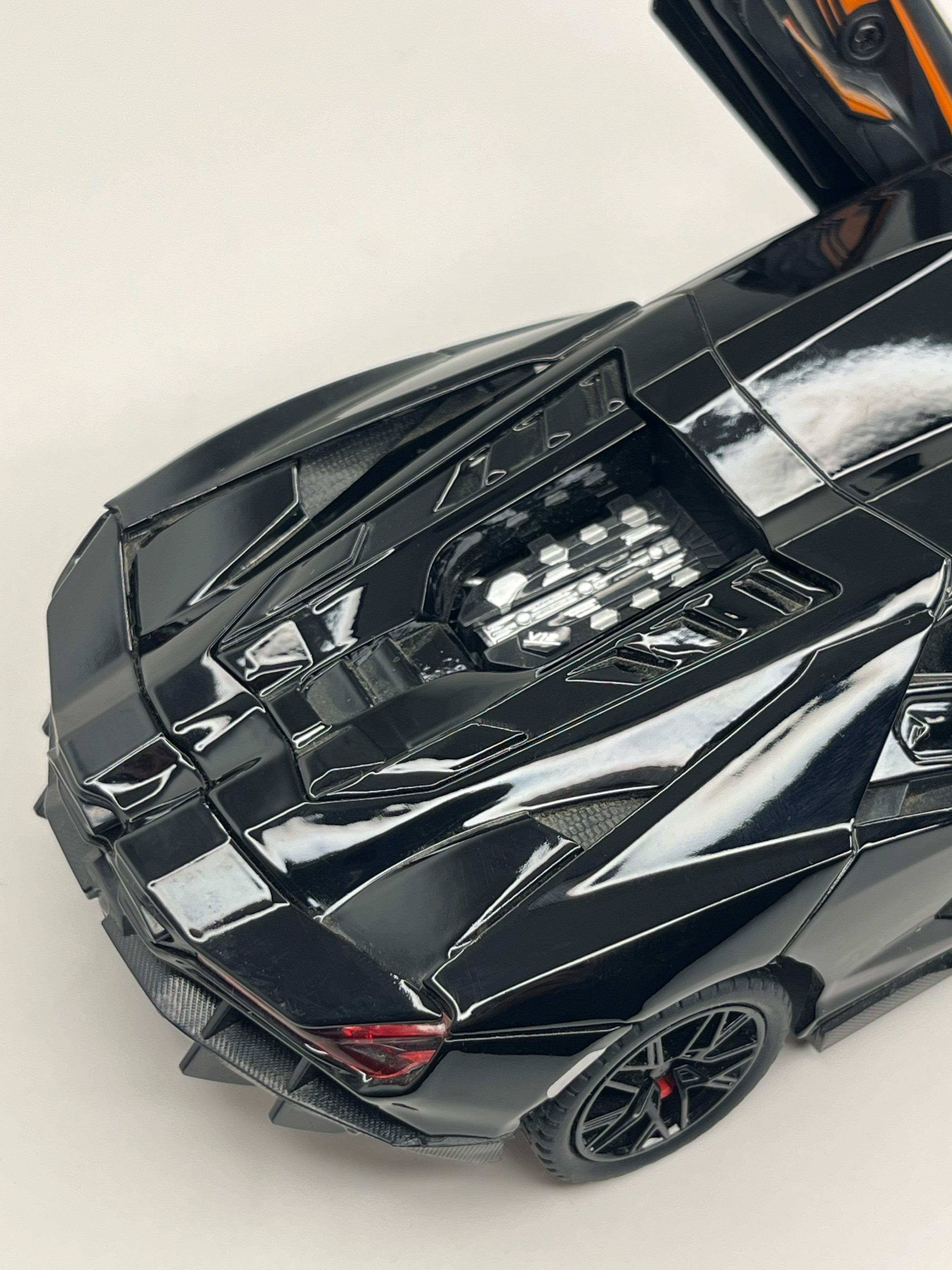 Lamborghini Revuelto Black