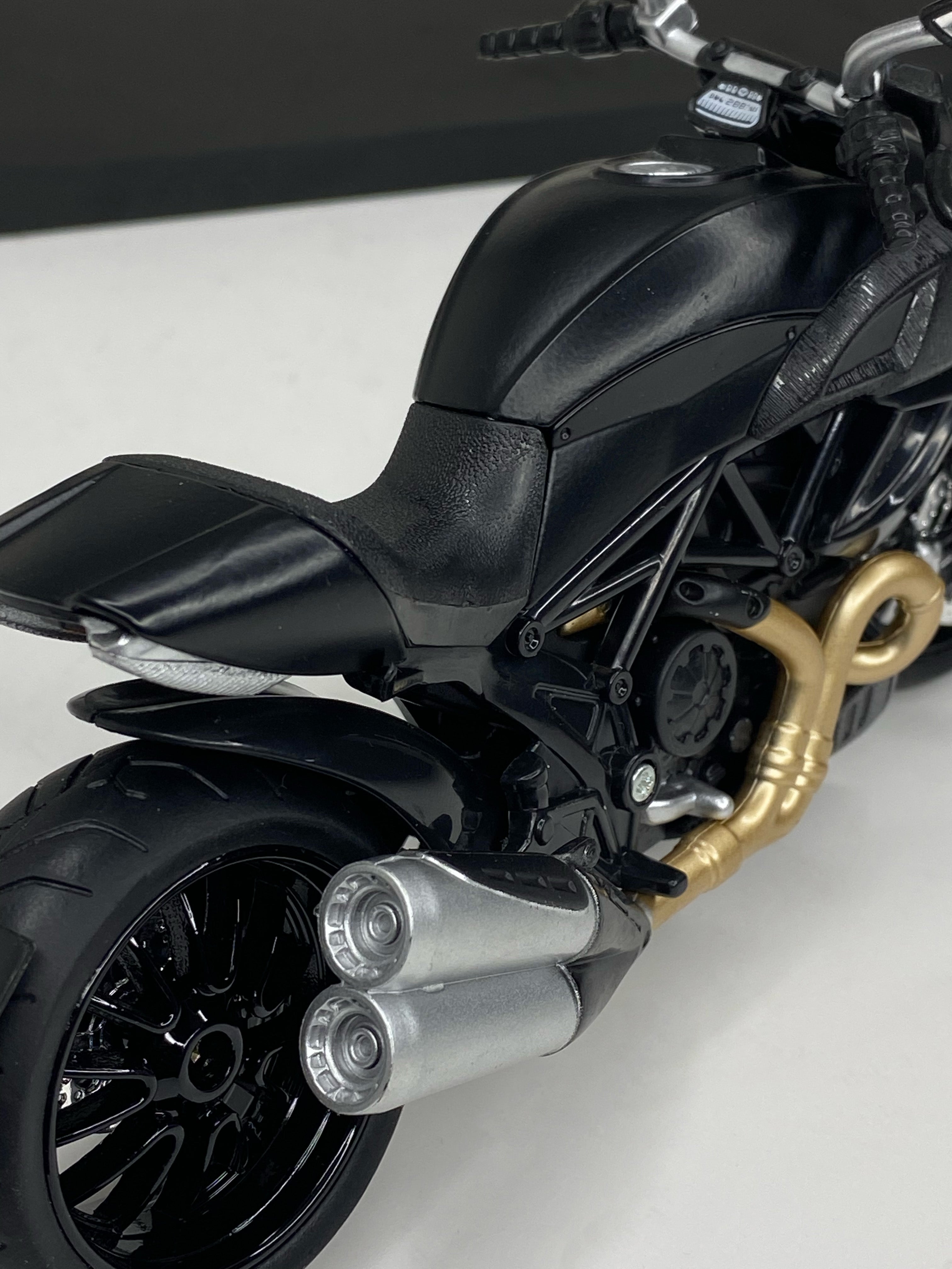 Ducati Diavel Black
