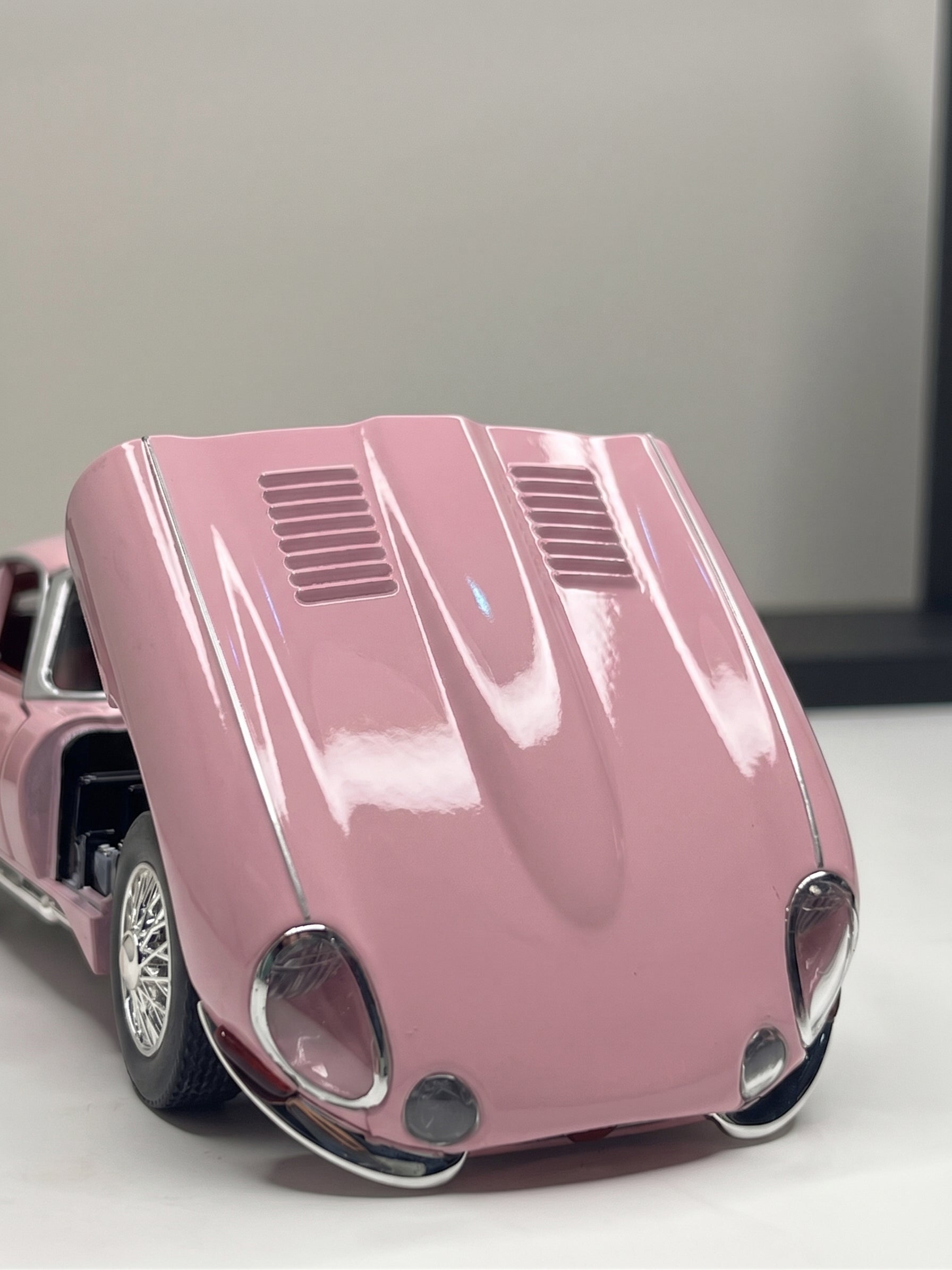 Jaguar E-Type Pink