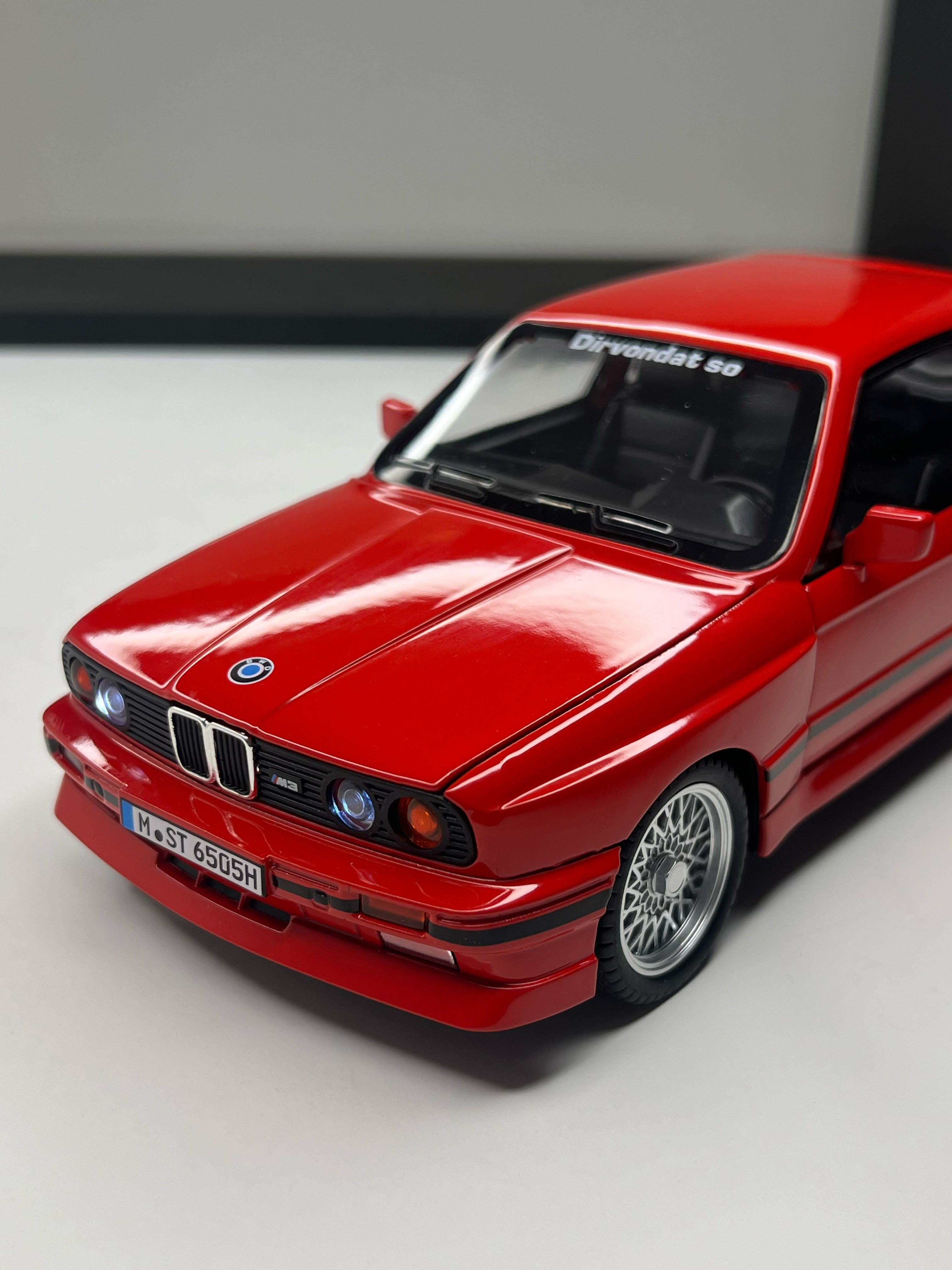BMW M3 E30 Red