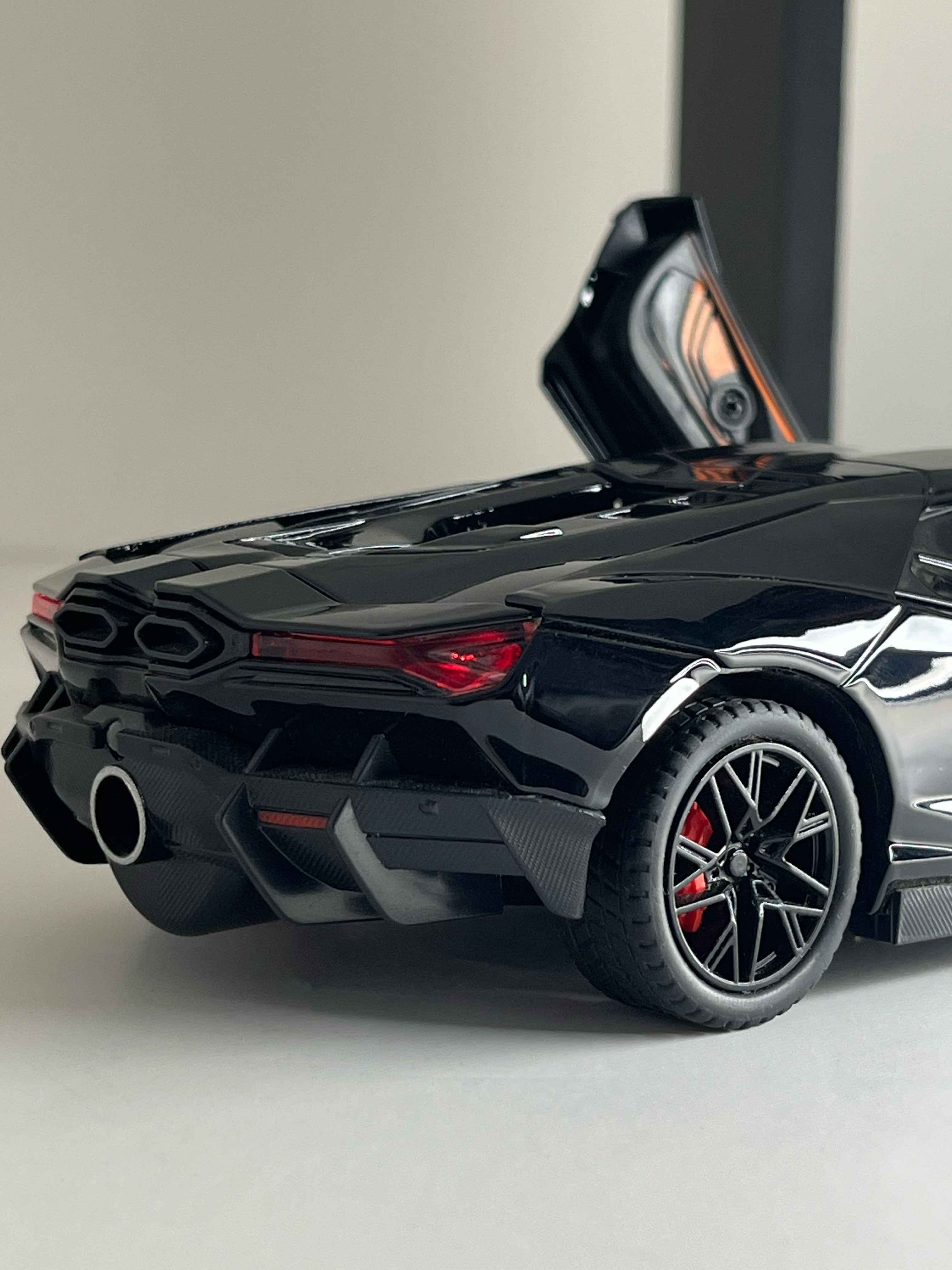 Lamborghini Revuelto Black
