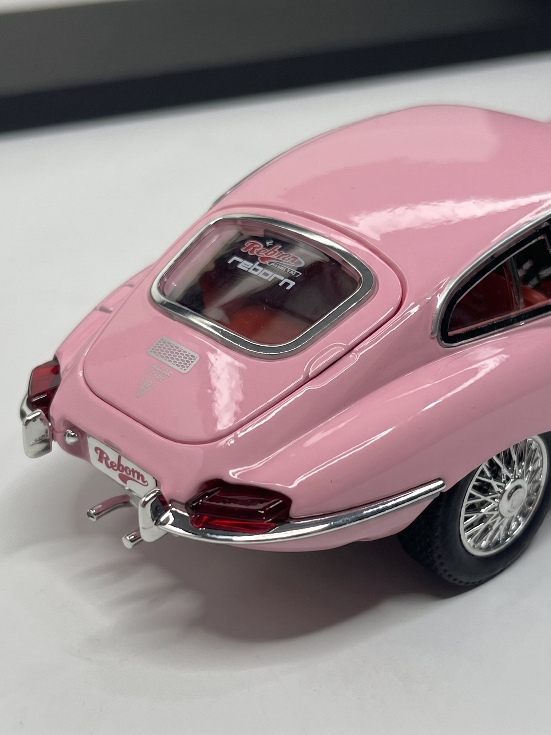 Jaguar E-Type Pink