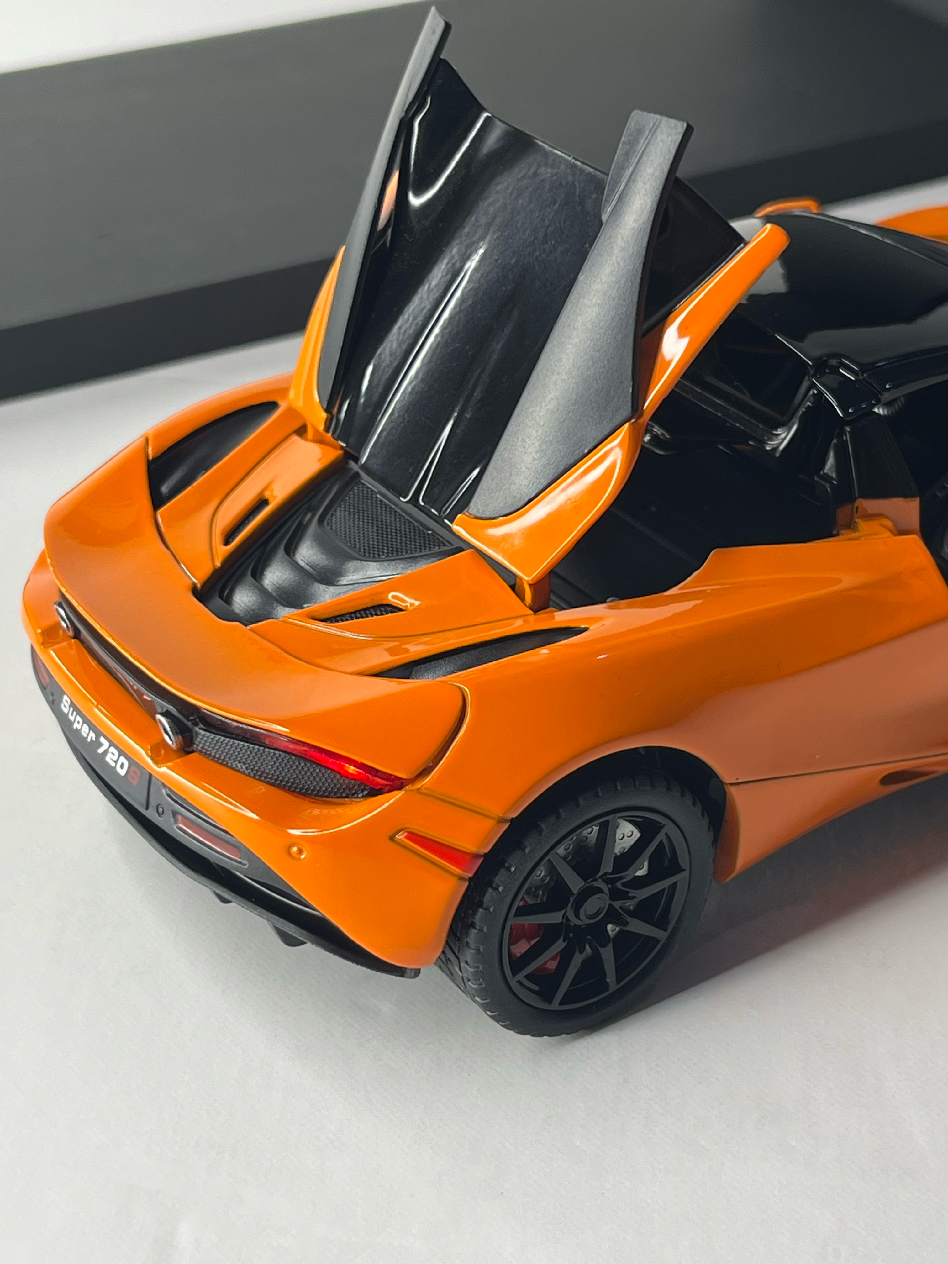 McLaren 720S Orange