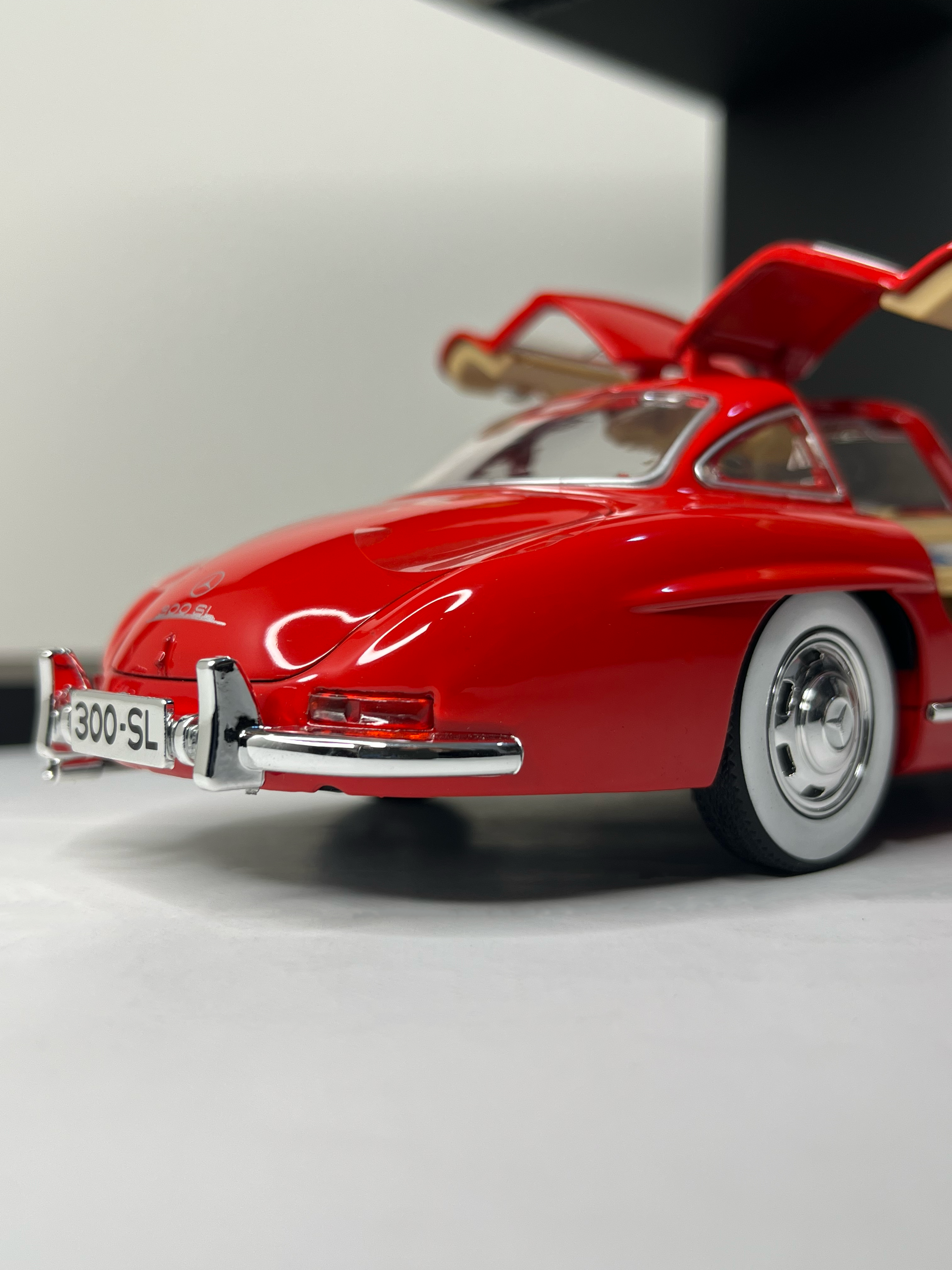 Mercedes-Benz 300 SL Gullwing Red