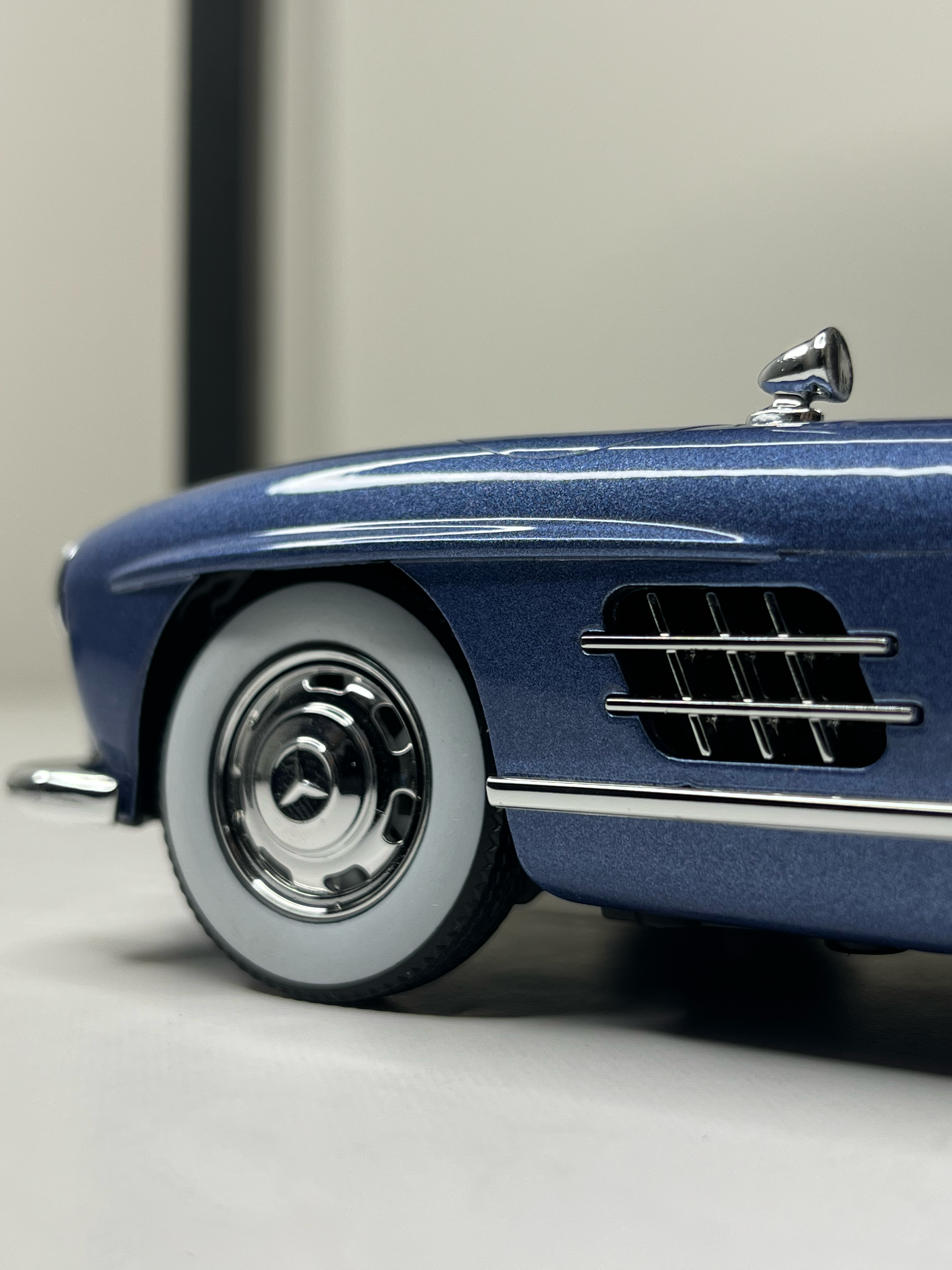 Mercedes-Benz 300 SL Gullwing Blue