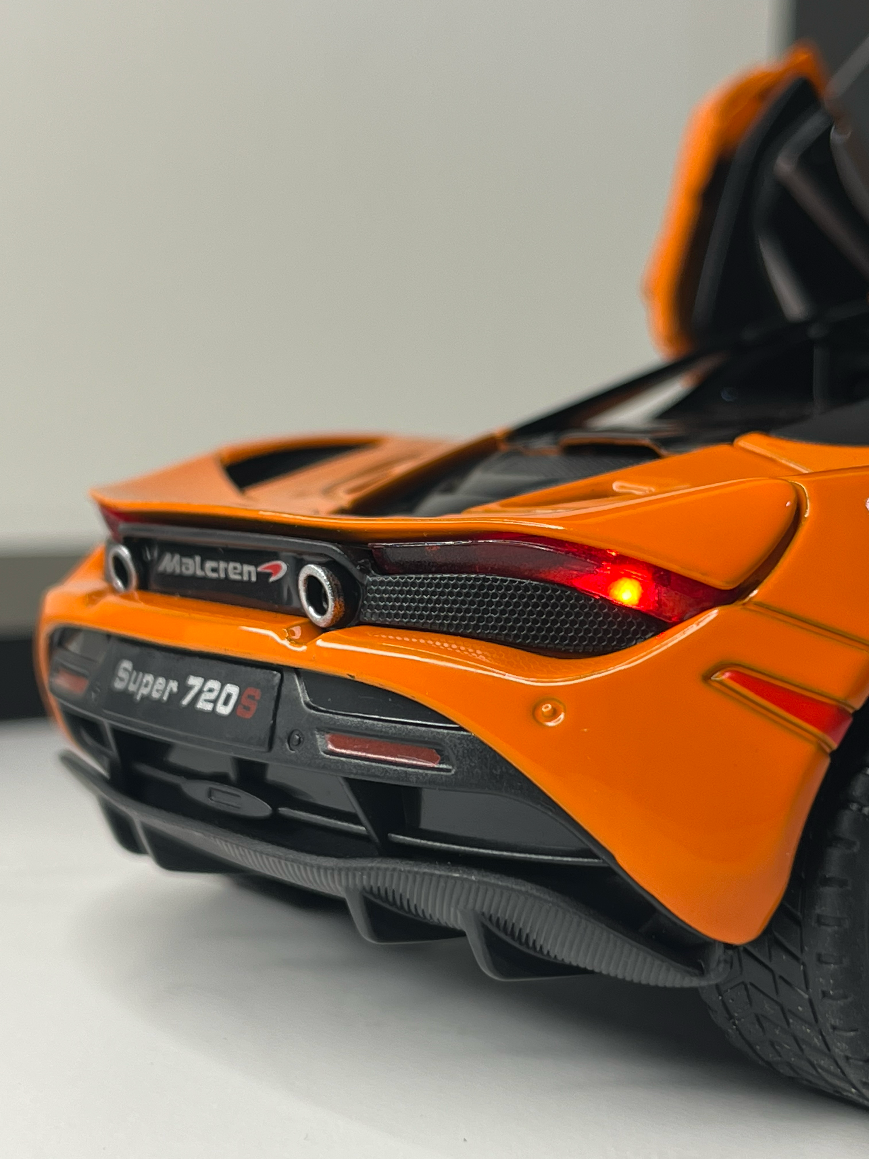 McLaren 720S Orange