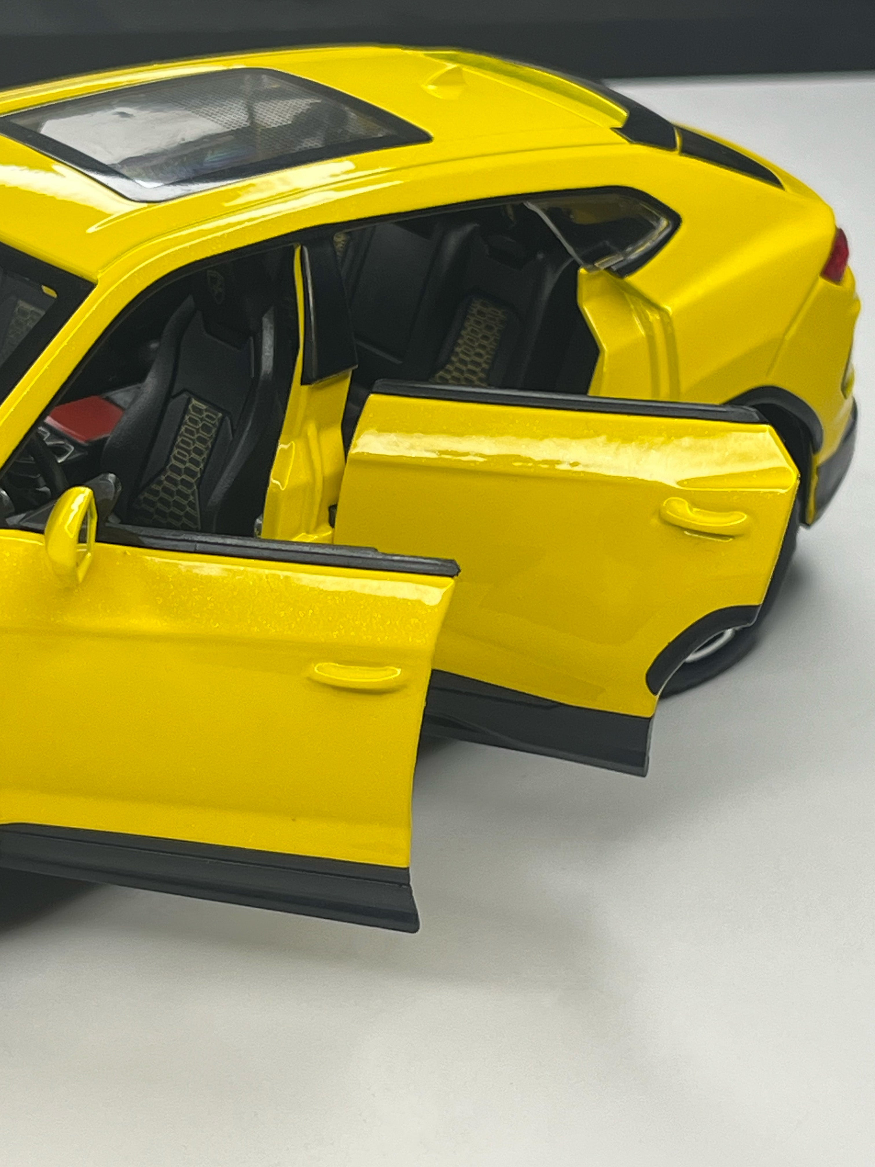 Lamborghini Urus Yellow