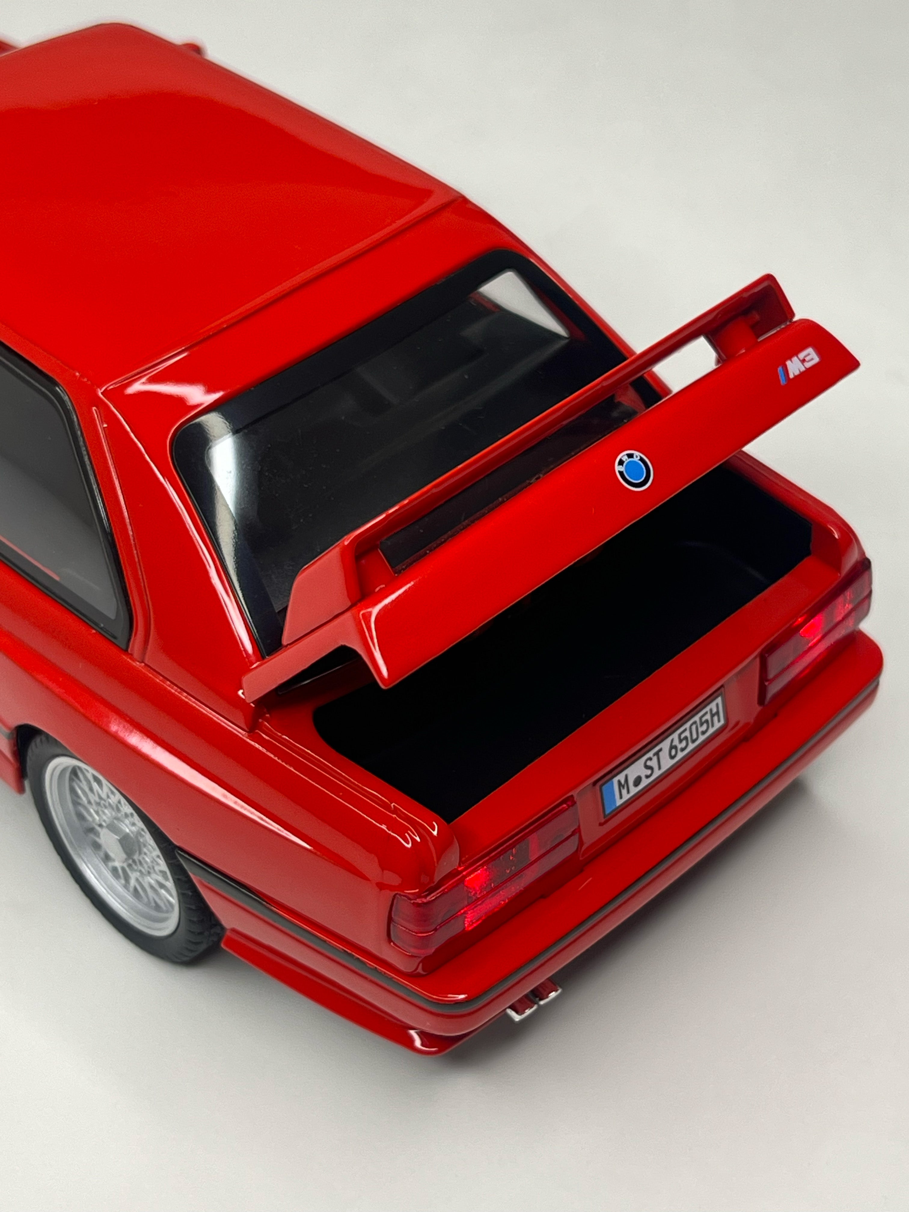 BMW M3 E30 Red