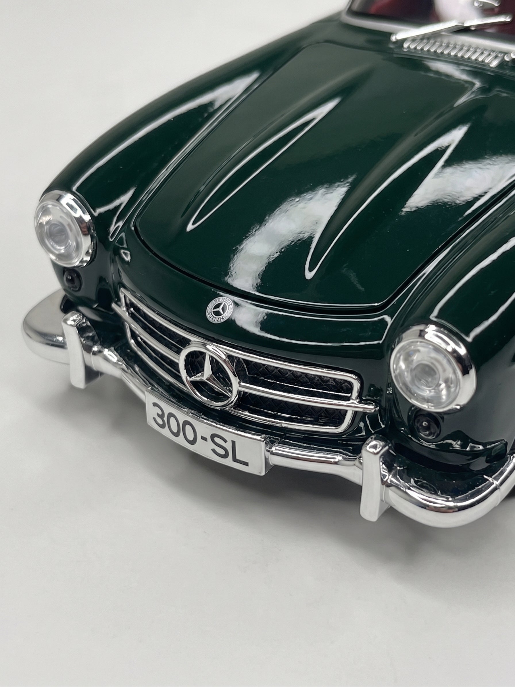 Mercedes-Benz 300 SL Gullwing Dark Green