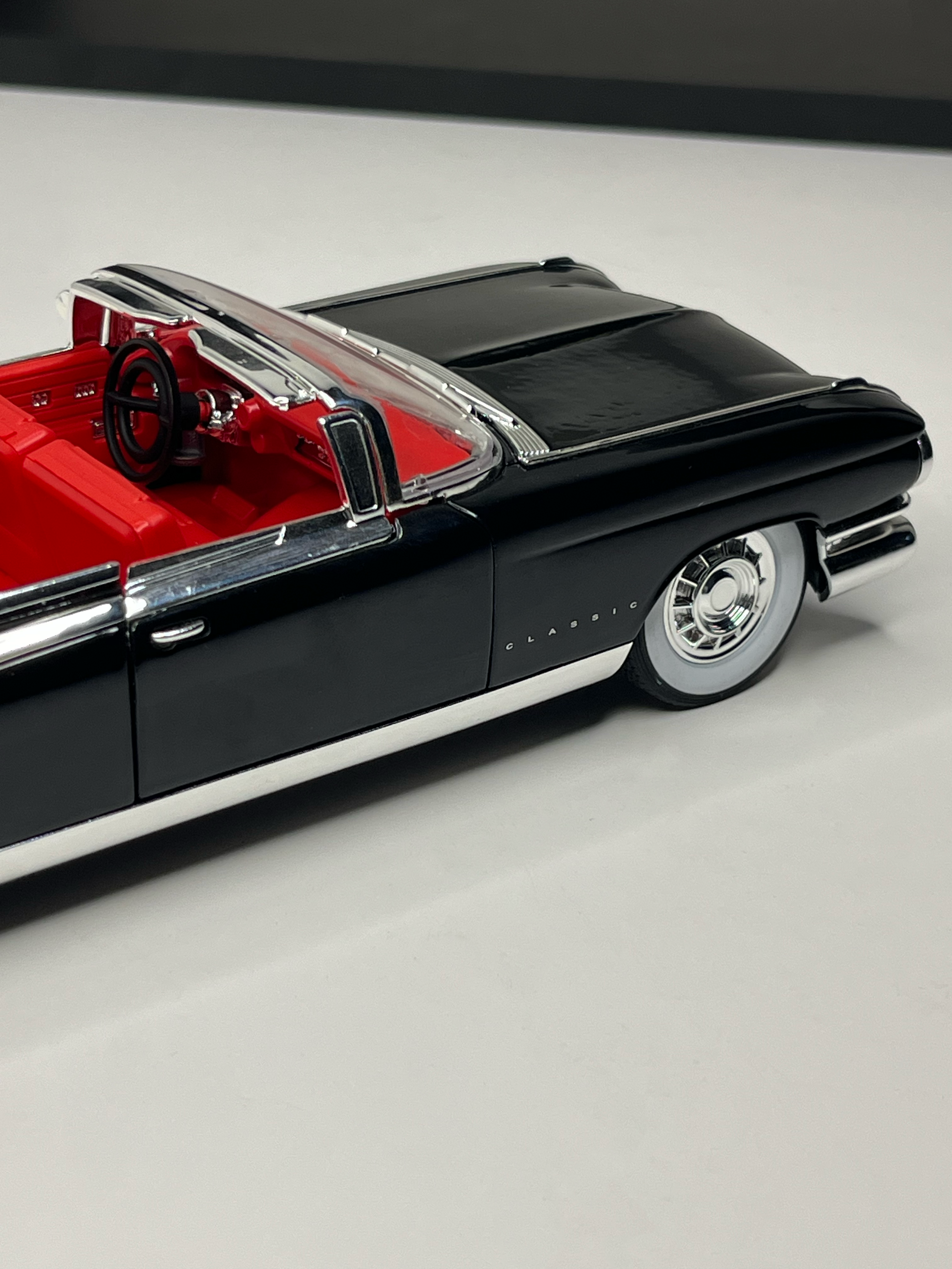 Cadillac Eldorado Biarritz Black