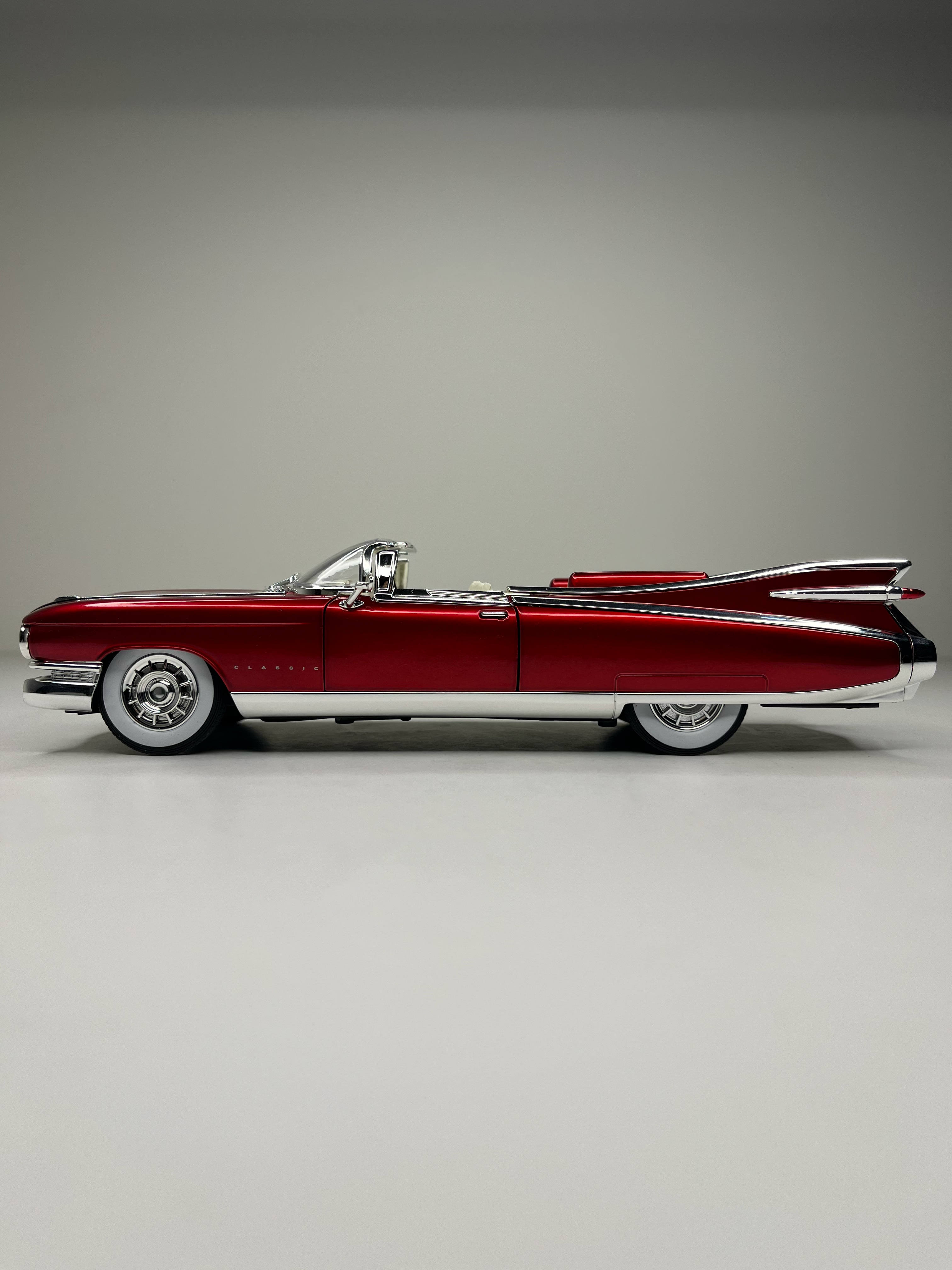 Cadillac Eldorado Biarritz Red