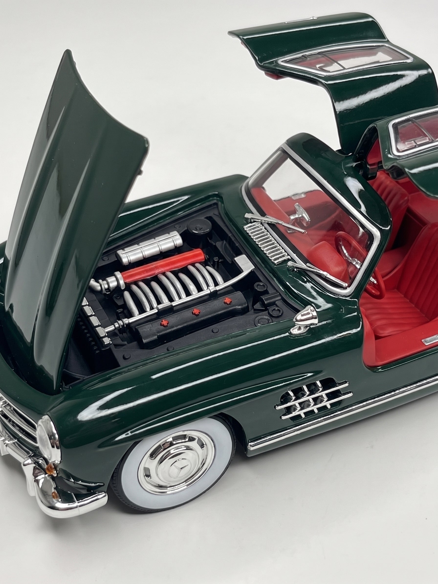 Mercedes-Benz 300 SL Gullwing Dark Green