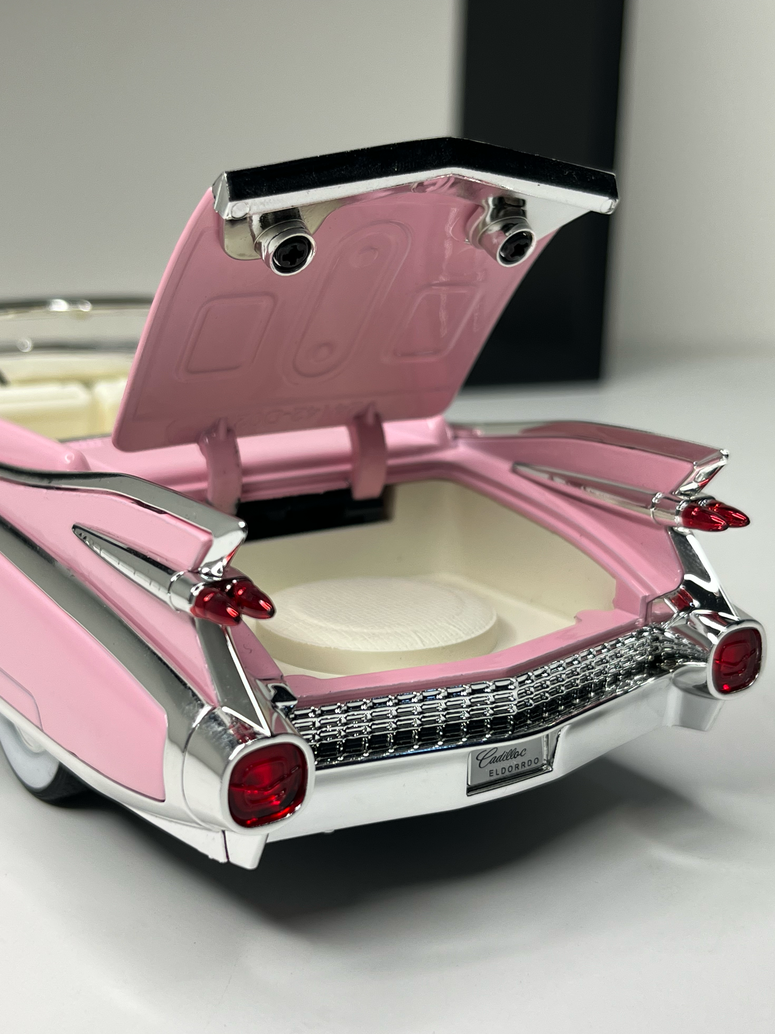 Cadillac Eldorado Biarritz Pink