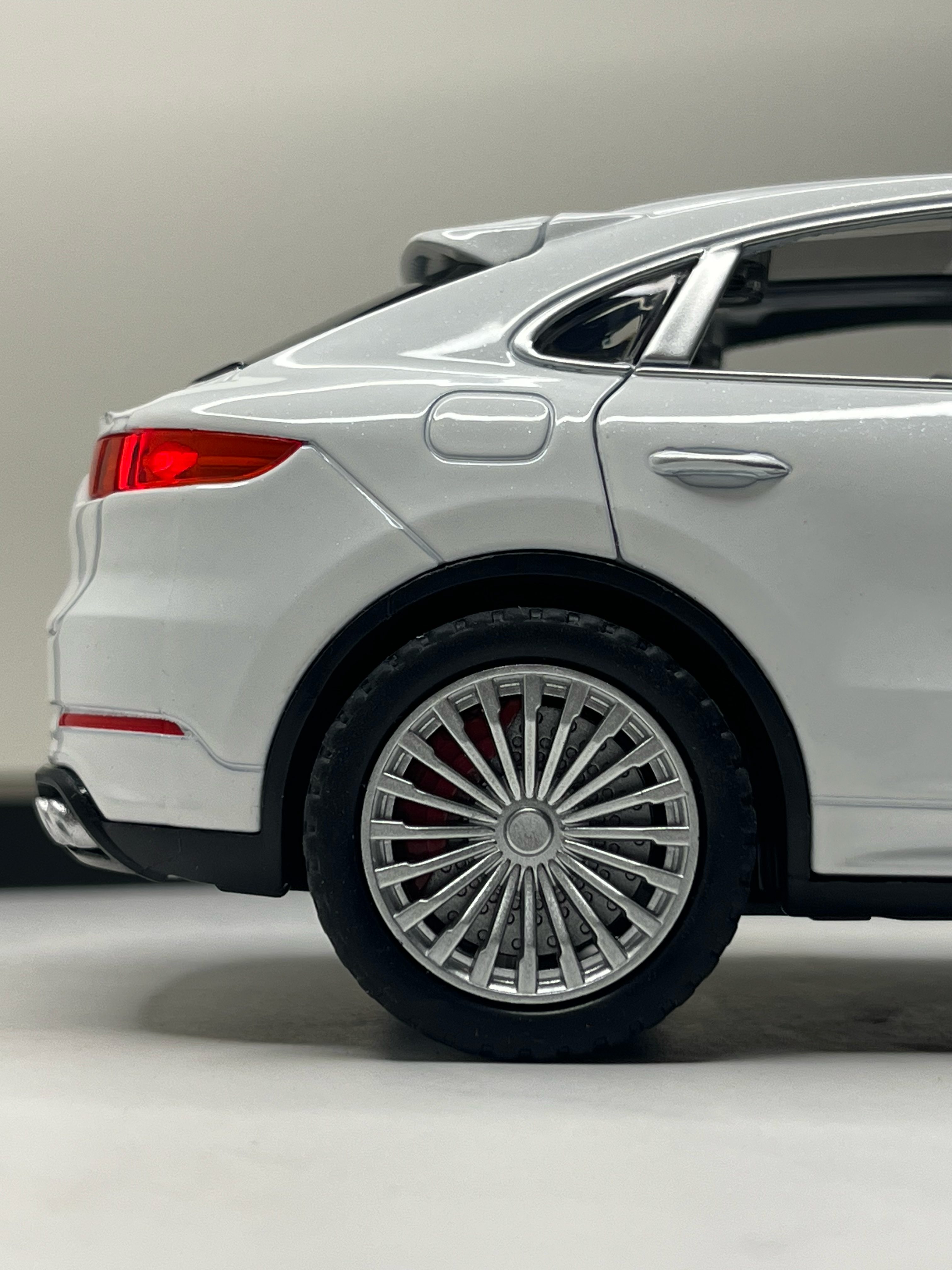 Porsche Cayenne S White