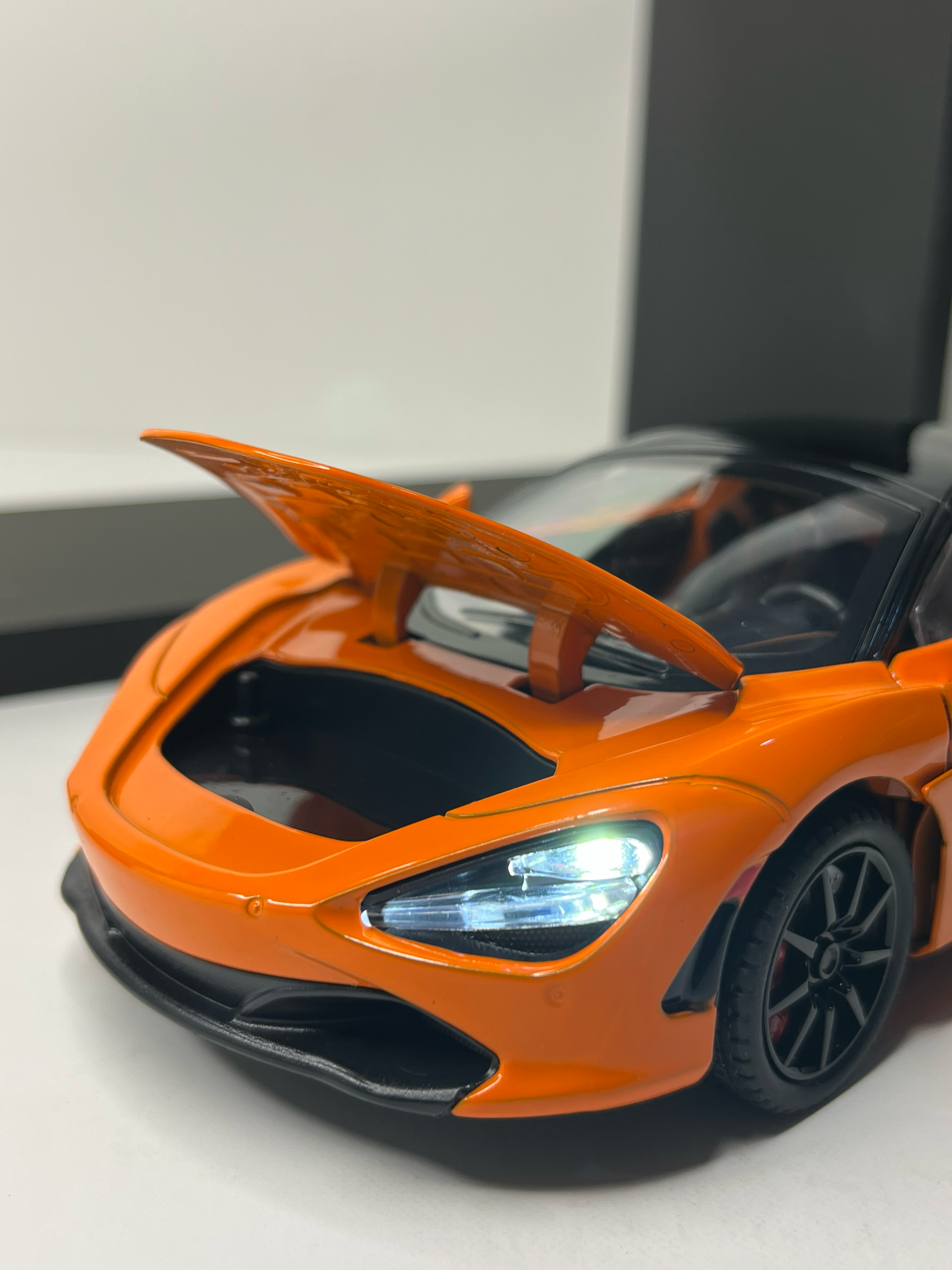 McLaren 720S Orange