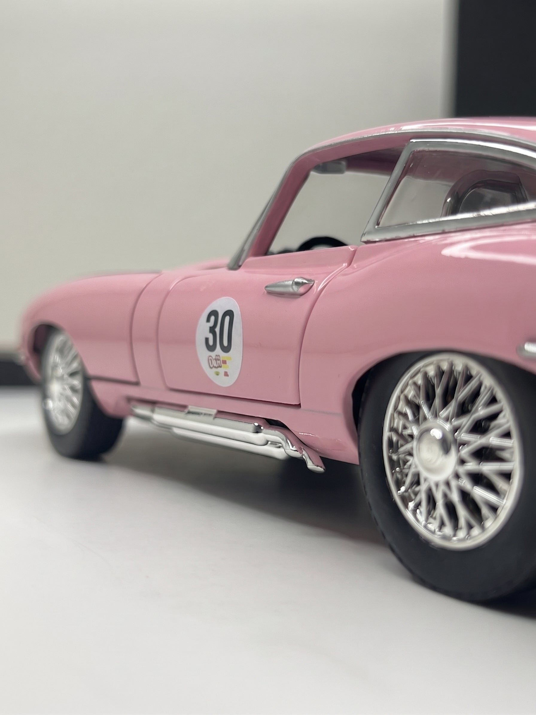 Jaguar E-Type Pink
