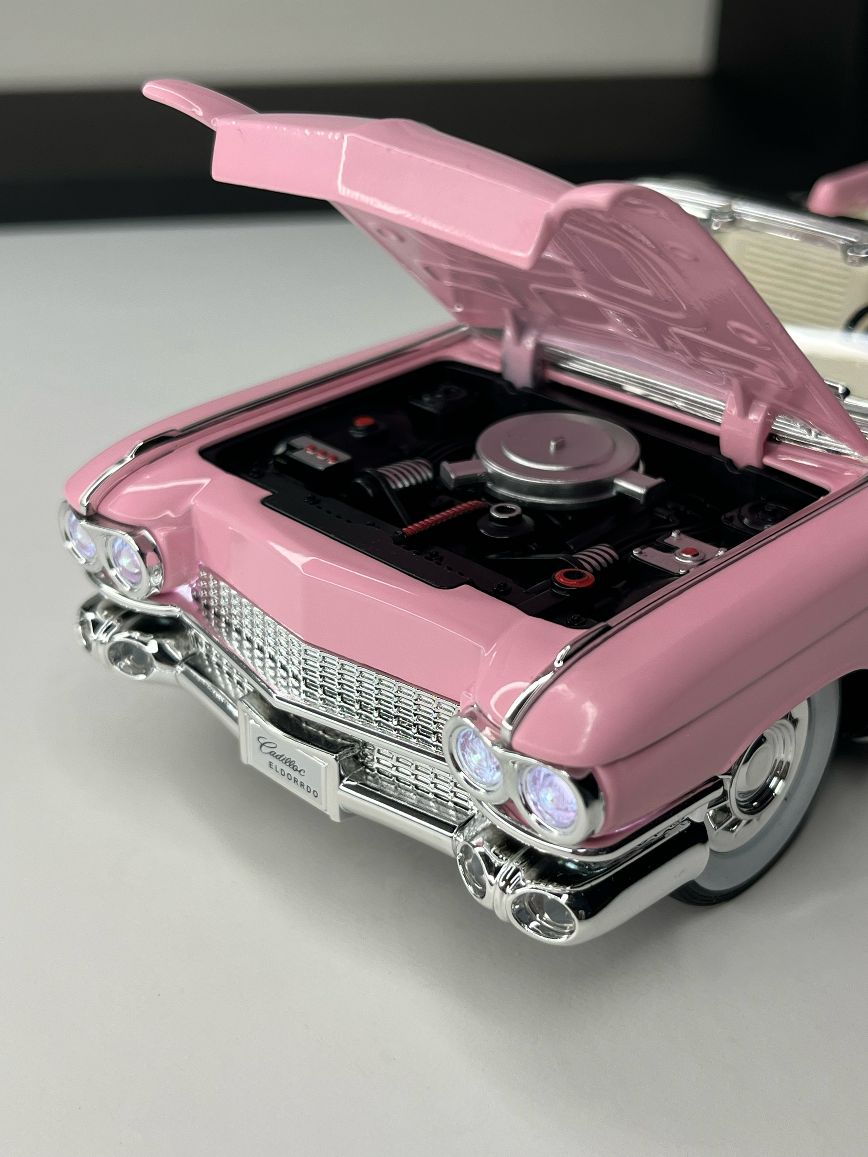 Cadillac Eldorado Biarritz Pink