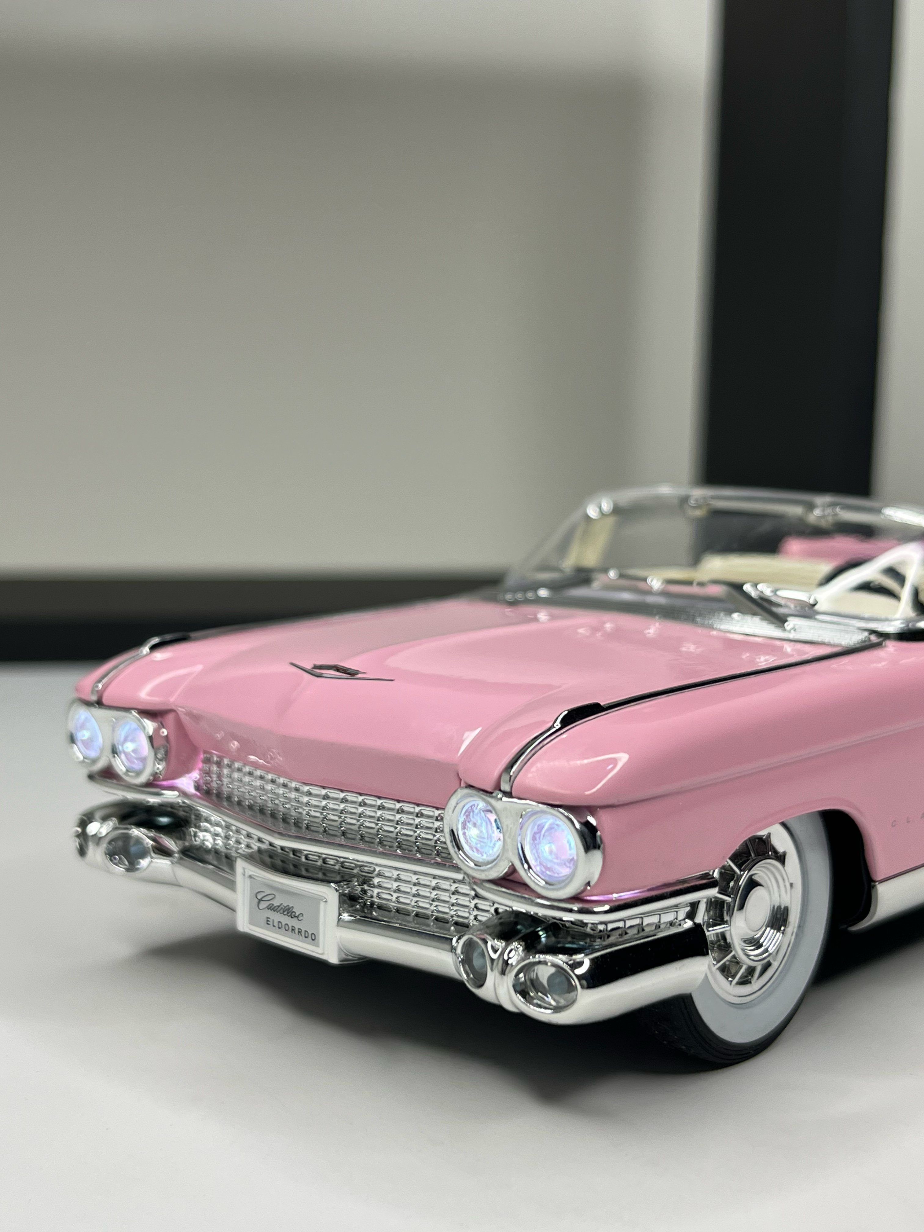 Cadillac Eldorado Biarritz Pink