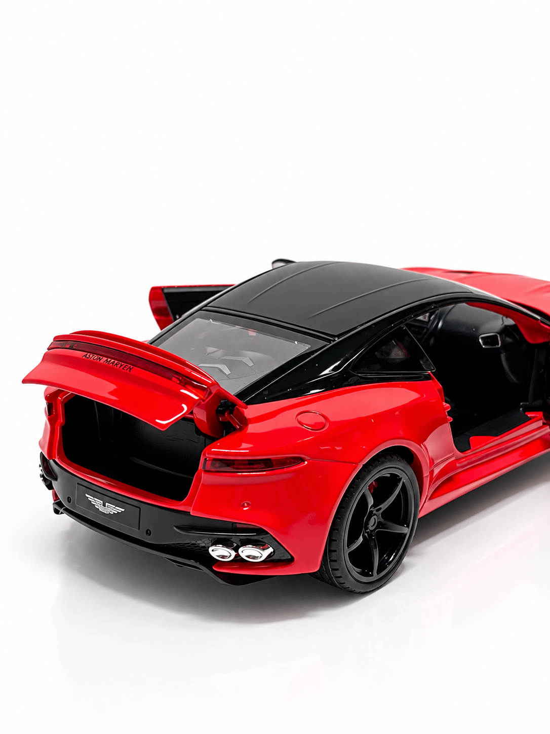 Aston Martin DBS Superleggera