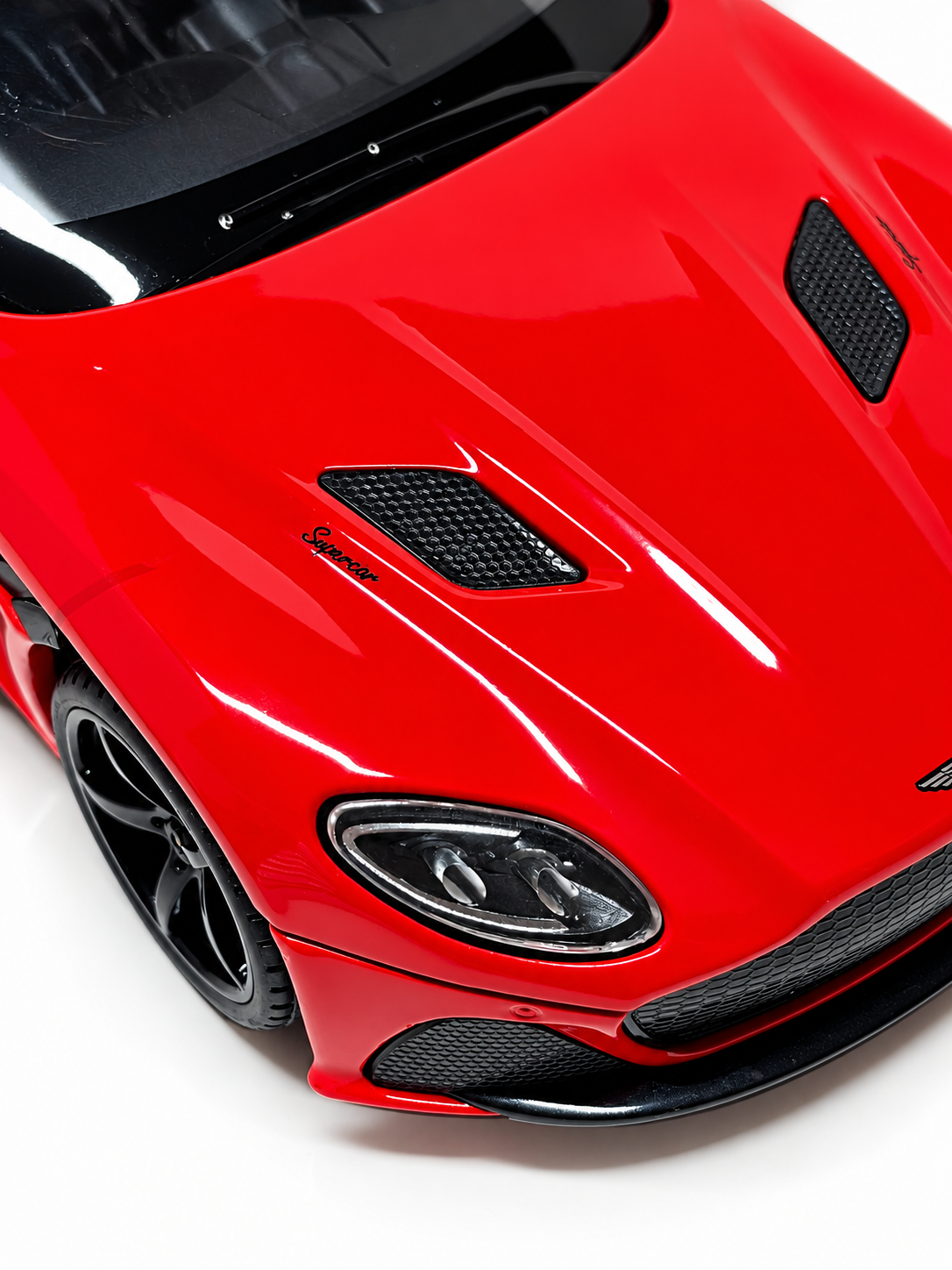 Aston Martin DBS Superleggera