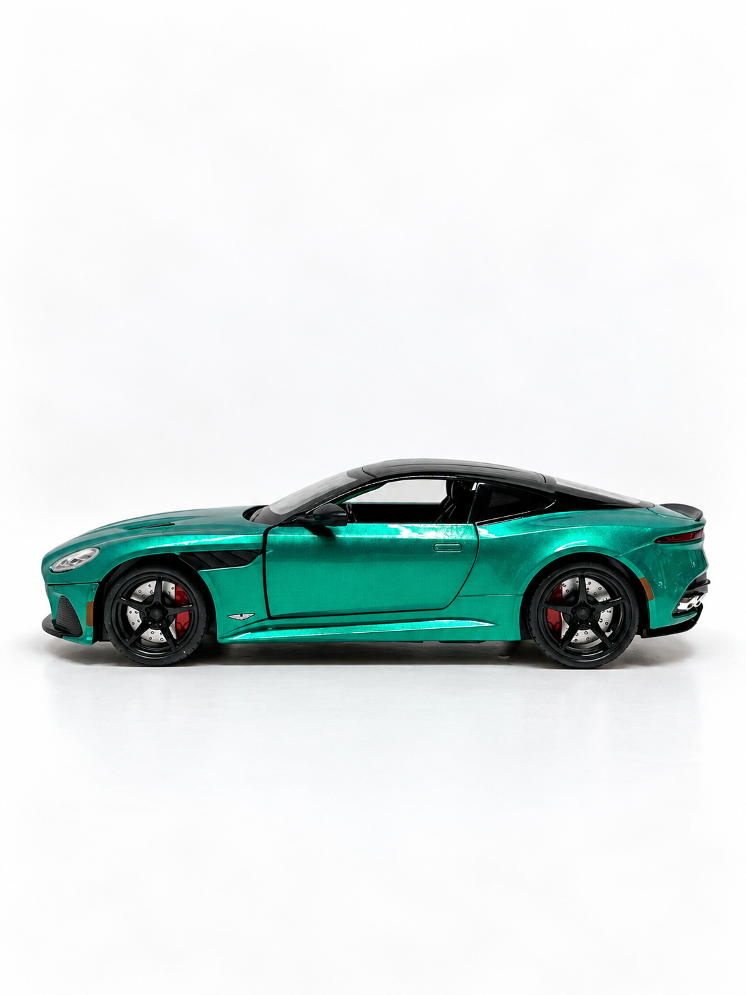 Aston Martin DBS Superleggera