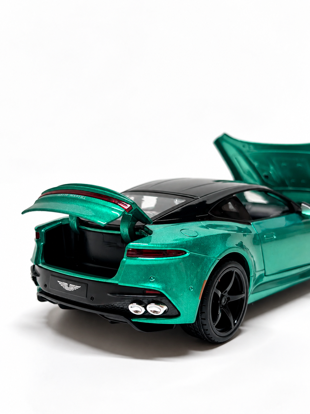 Aston Martin DBS Superleggera