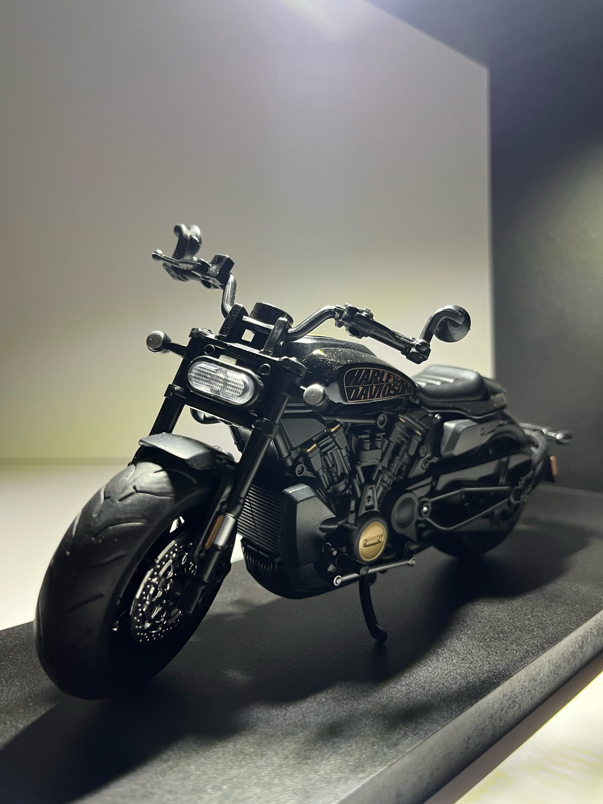 Harley Spotlight Frame Black