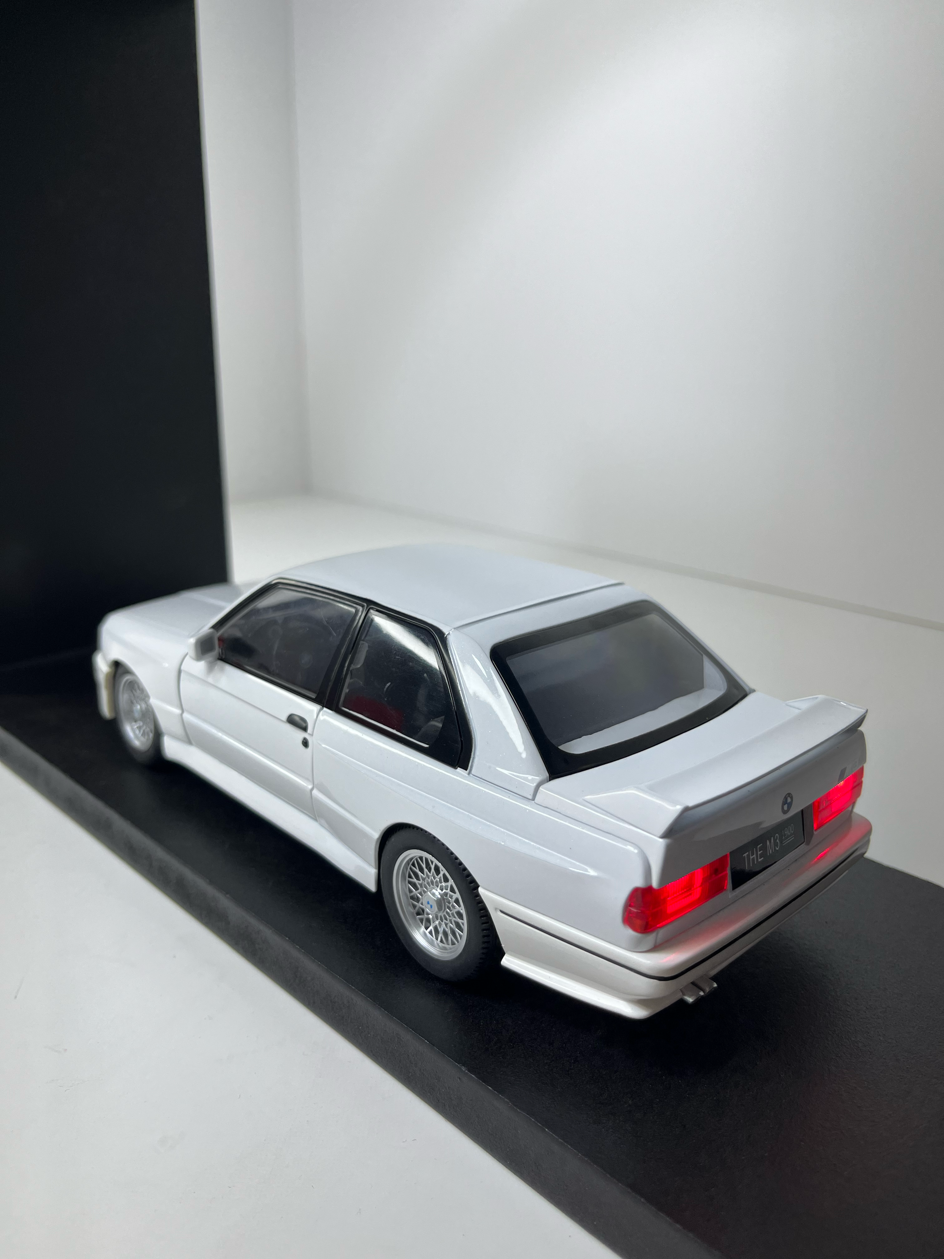 BMW M3 Spotlight Frame White