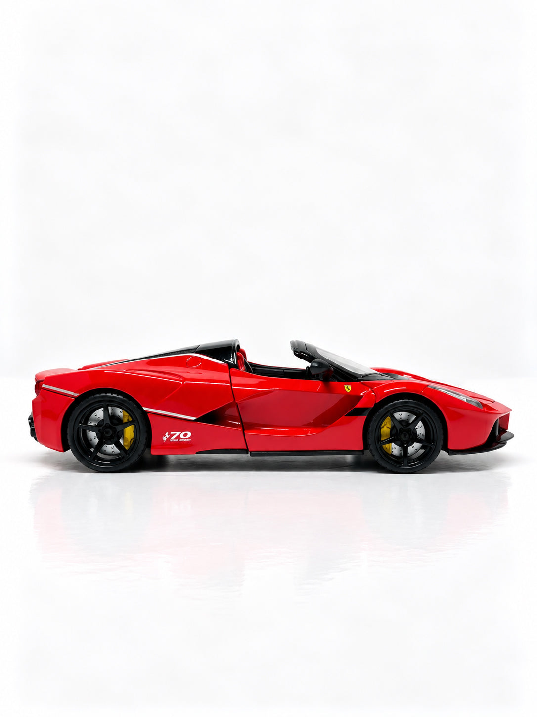 Ferrari LaFerrari Aperta Red