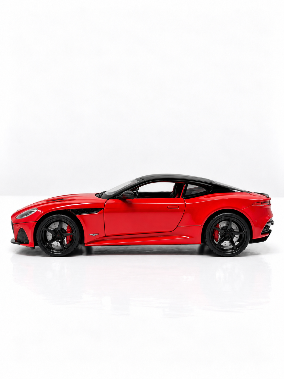 Aston Martin DBS Superleggera