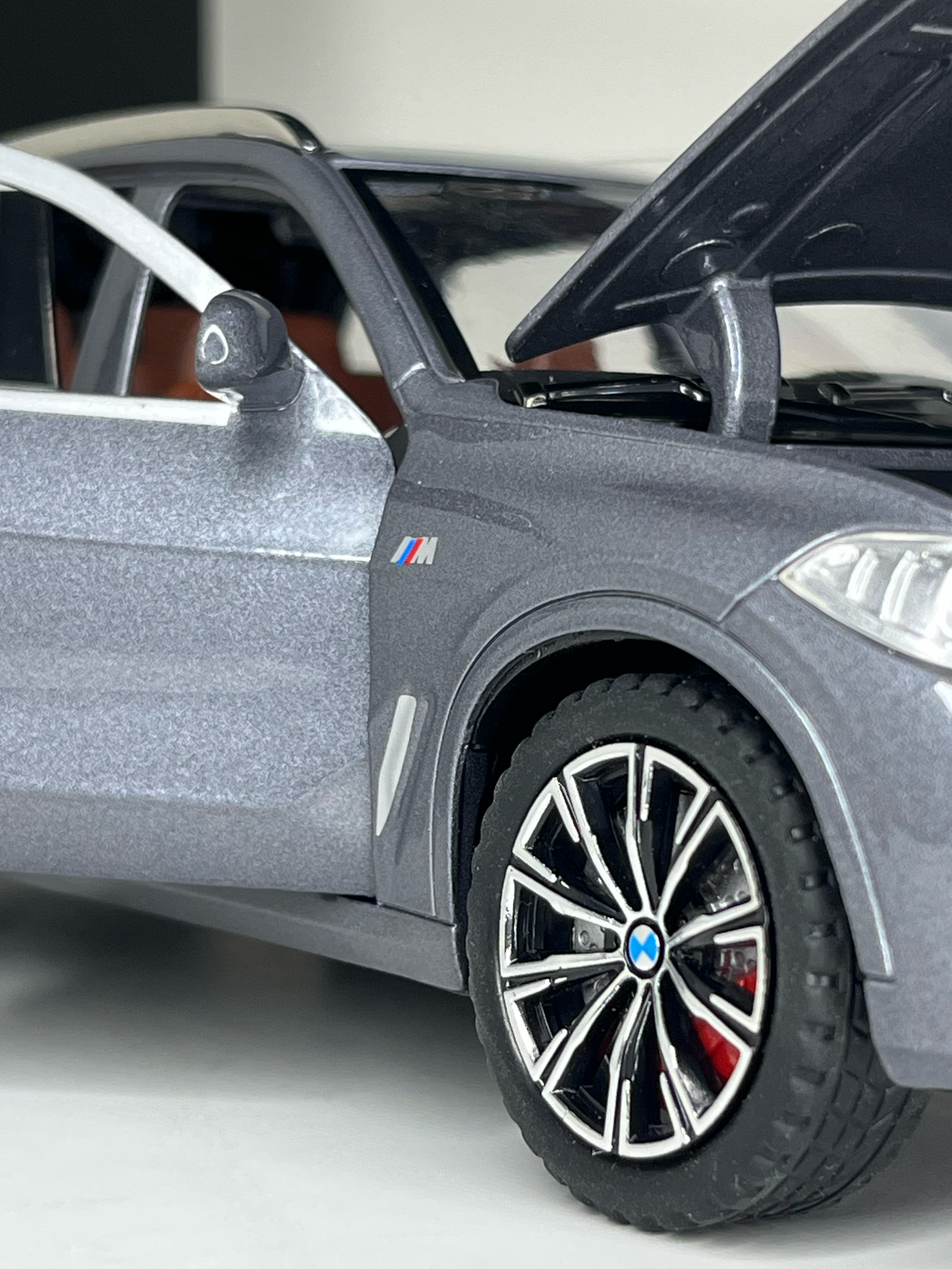 BMW X5 xDrive40i Gray