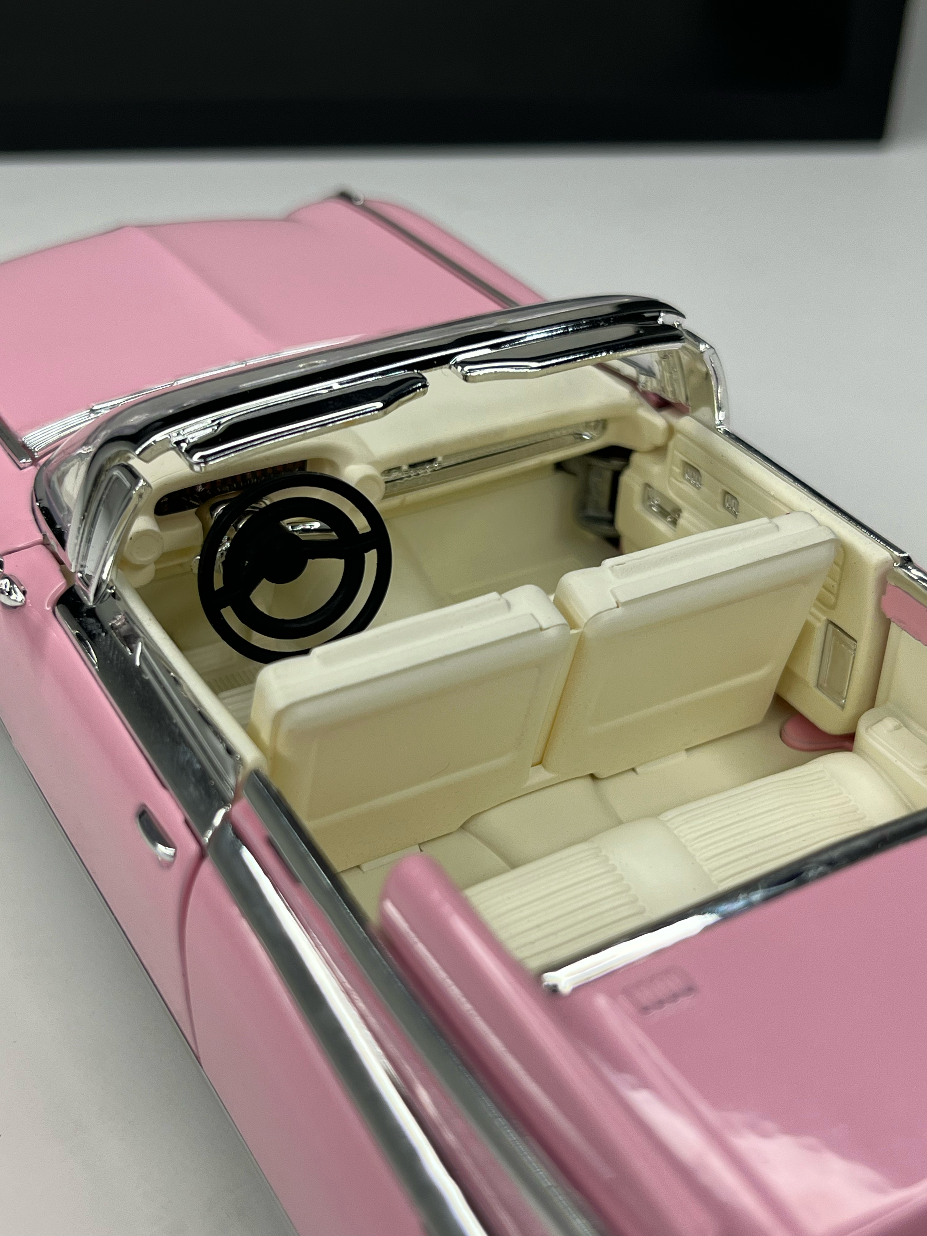 Cadillac Eldorado Biarritz Pink